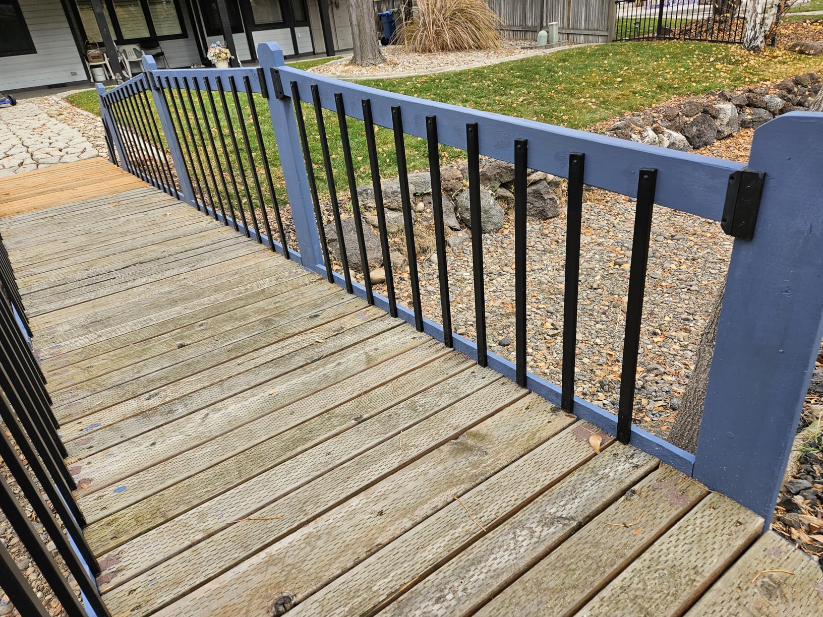 HZIU 25 Pack Deck Balusters 32'' Rectangle Staircase Baluster, Black Metal Deck Spindle and Stairs Railing,Hollow Rectangle Deck Balusters for Deck Railing Porch Customer Review HZIU 25 Pack Deck Balusters 32'' Rectangle Staircase Baluster, Black Metal Deck Spindle and Stairs Railing,Hollow Rectangle Deck Balusters for Deck Railing Porch - Customer Photo 2