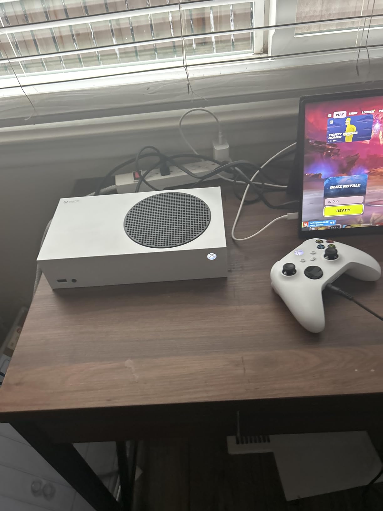Xbox Series S - All Digital Gaming Console - 512GB SSD - Includes Xbox Wireless Controller - 120FPS - Robot White Customer Review Xbox Series S - All Digital Gaming Console - 512GB SSD - Includes Xbox Wireless Controller - 120FPS - Robot White - Customer Photo 2