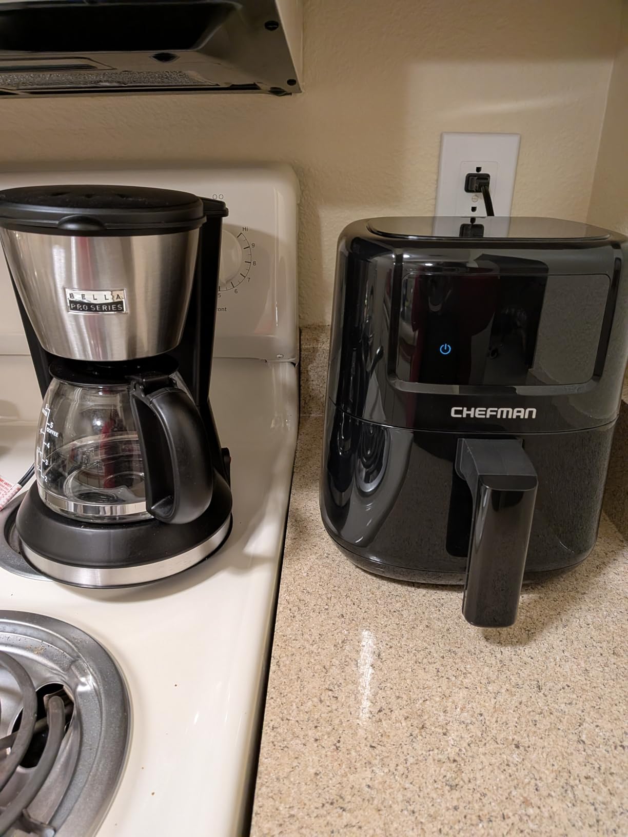 CHEFMAN 2 Qt Mini Air Fryer – Digital Space-Saving Compact Air Fryer with Nonstick and Dishwasher Safe Basket, Quick & Easy Meals in Minutes, Features Digital Timer and Shake Reminder – Black - Customer Photo 1