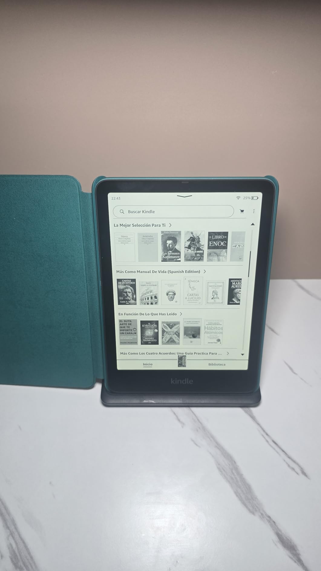 Amazon Kindle Paperwhite Bundle: Includes, Amazon Kindle Paperwhite Signature Edition 32GB | Black, Fabric Cover| Black & Wireless Charging Dock - Customer Photo 1