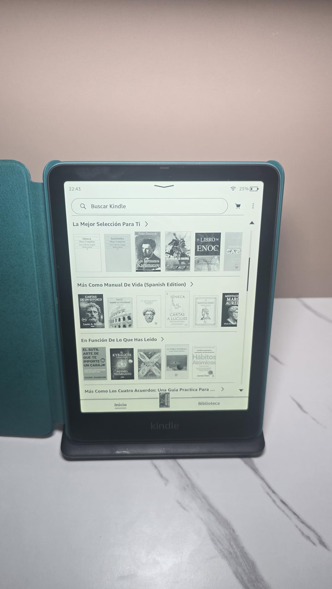 Amazon Kindle Paperwhite Bundle: Includes, Amazon Kindle Paperwhite Signature Edition 32GB | Black, Fabric Cover| Black & Wireless Charging Dock - Customer Photo 2