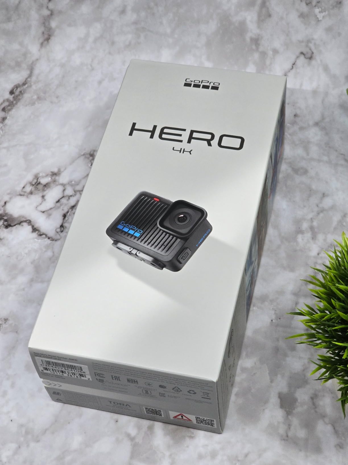 GoPro Hero - Compact Waterproof Action Camera with 4K Ultra HD Video, 12MP Photo, Touch Screen - Customer Photo 1