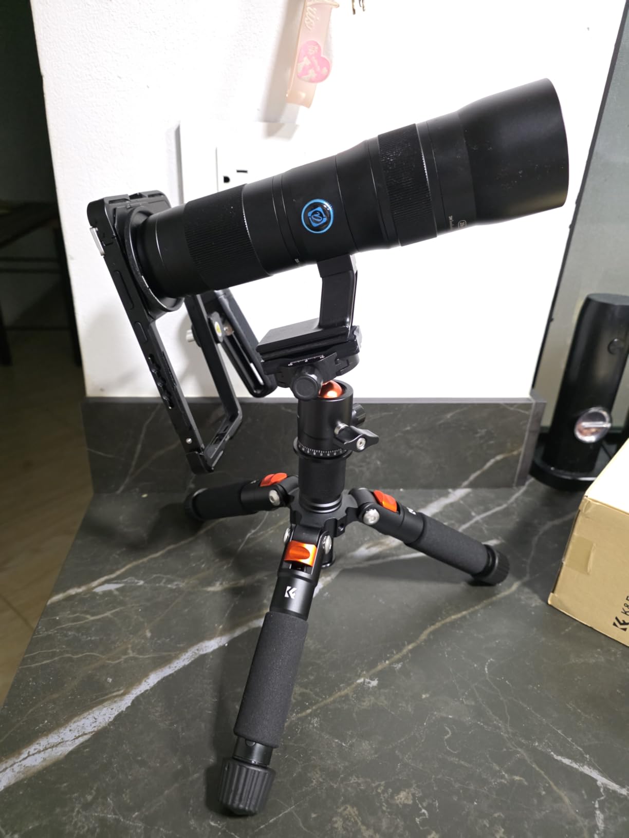 K&F CONCEPT Mini Desktop Tripod, 20.5''/ 52cm Compact Desk Tripod with 360 Degree Ball Head, 1/4 inch Quick Release Plate for Camera Video Camcorder, Load up to 13.22 lbs/6 KG Customer Review K&F CONCEPT Mini Desktop Tripod, 20.5''/ 52cm Compact Desk Tripod with 360 Degree Ball Head, 1/4 inch Quick Release Plate for Camera Video Camcorder, Load up to 13.22 lbs/6 KG - Customer Photo 1