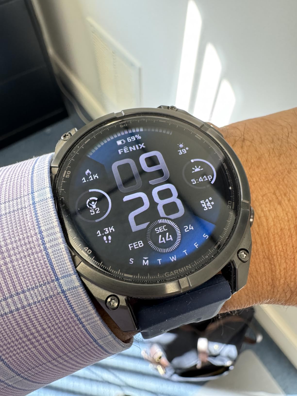 Garmin fēnix® 8 – 51 mm, AMOLED, Sapphire, Premium Multisport GPS Smartwatch, Long-Lasting Battery Life, Dive-Rated, Built-in LED Flashlight, Carbon Gray DLC Titanium with Pebble Gray Band - Customer Photo 1