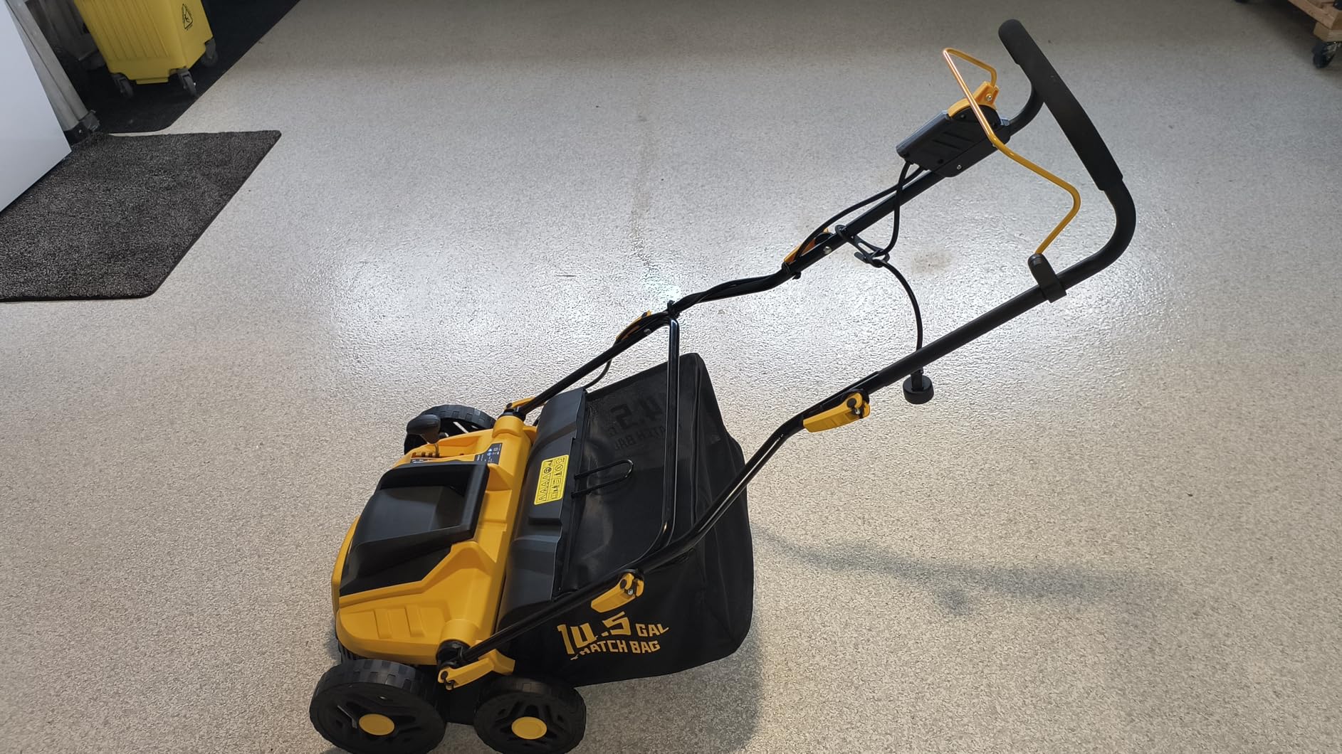 16-Inch 15.5 Amp 2-in-1 Electric Dethatcher and Scarifier with 14.5-Gallon Removable Thatch Collection Bag, Lawn Dethatcher with 5-Position Depth Adjustment, Quick-Fold, Keeps Lawn Healthy - Customer Photo 1