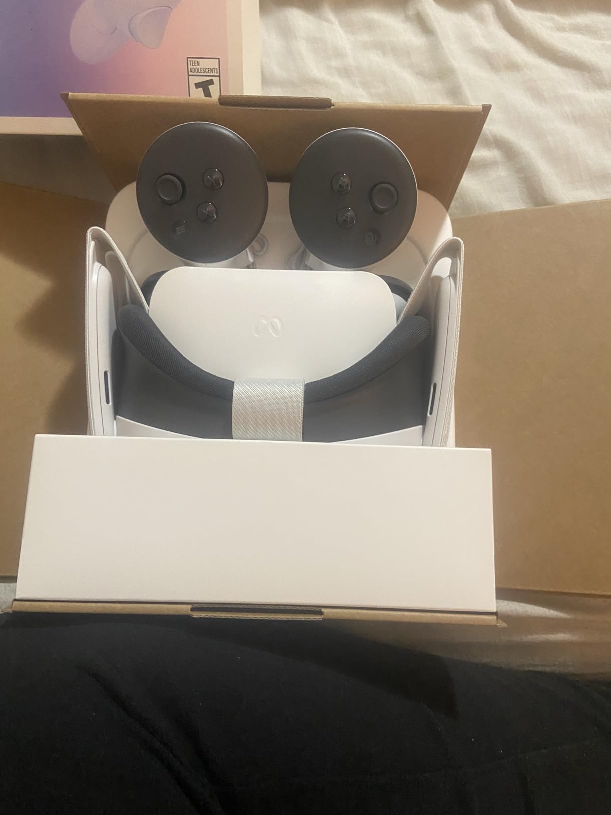 Meta Quest 3S 256GB | VR Headset — Thirty-Three Percent More Memory — 2X Graphical Processing Power — Virtual Reality Without Wires — Get Batman: Arkham Shadow Included Plus Access to 40+ Games - Customer Photo 1