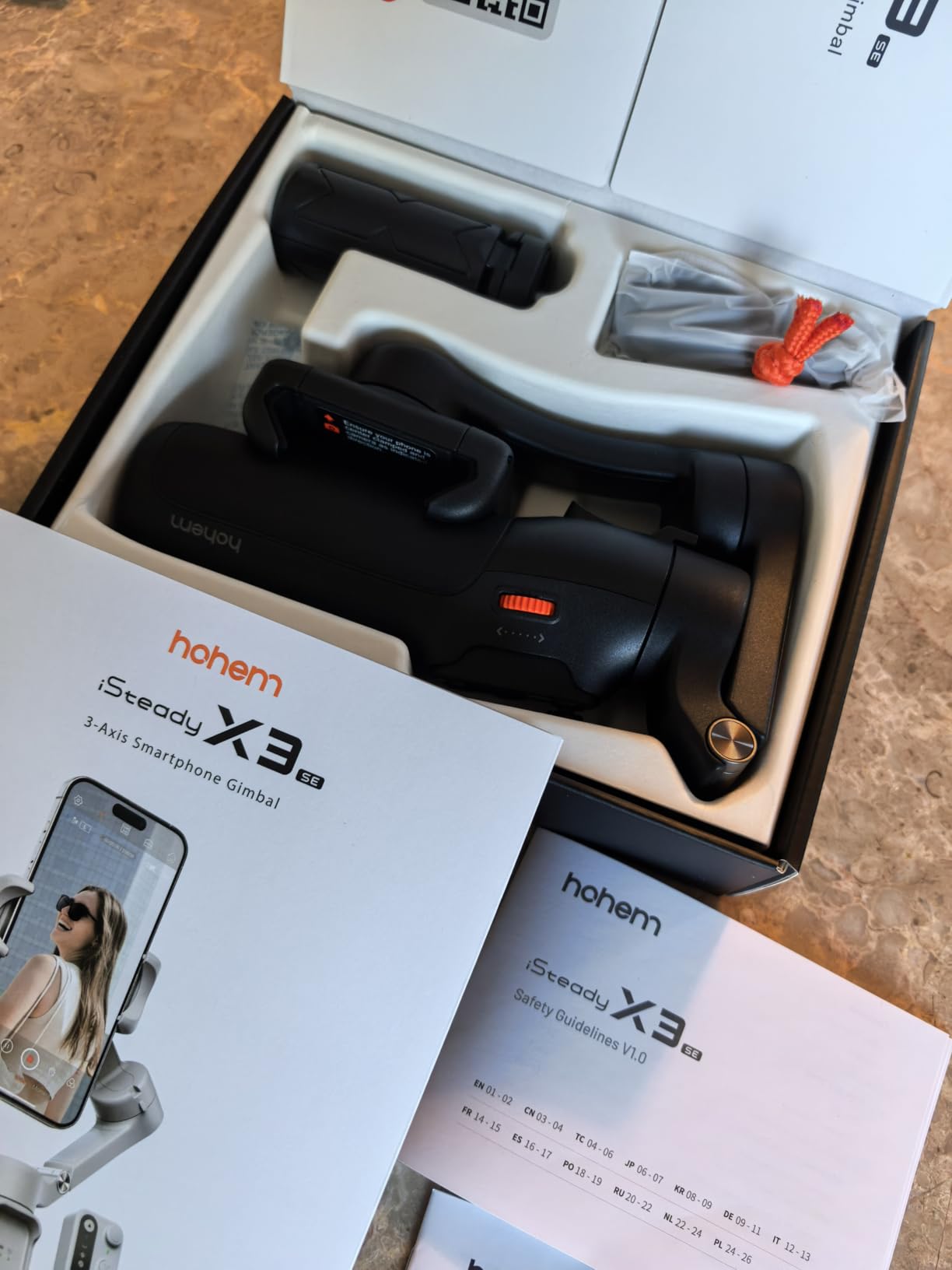 hohem iSteady X3 SE Gimbal Stabilizer for iPhone, Phone Stabilizer with Detachable Remote Control, Portable Foldable 3-Axis Phone Gimbal for Android & iPhone 16 15 Pro Max, Ideal for Travel Vlogging - Customer Photo 2