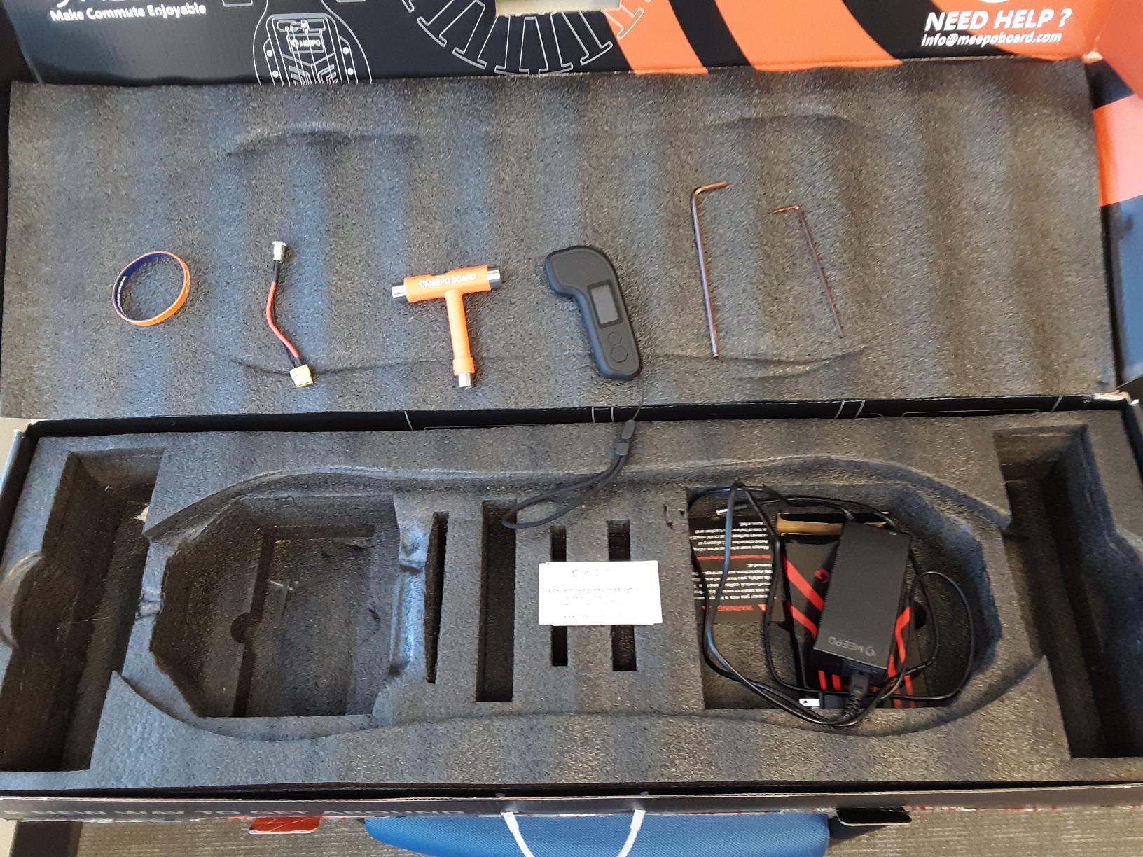 MEEPO Campus V3 Series/Envy Electric Skateboard with Remote, Top Speed Up to 29 Mph, 4 Speed Smooth Braking, Easy Carry Handle Design, Suitable for Adults & Teens Customer Review MEEPO Campus V3 Series/Envy Electric Skateboard with Remote, Top Speed Up to 29 Mph, 4 Speed Smooth Braking, Easy Carry Handle Design, Suitable for Adults & Teens - Customer Photo 1