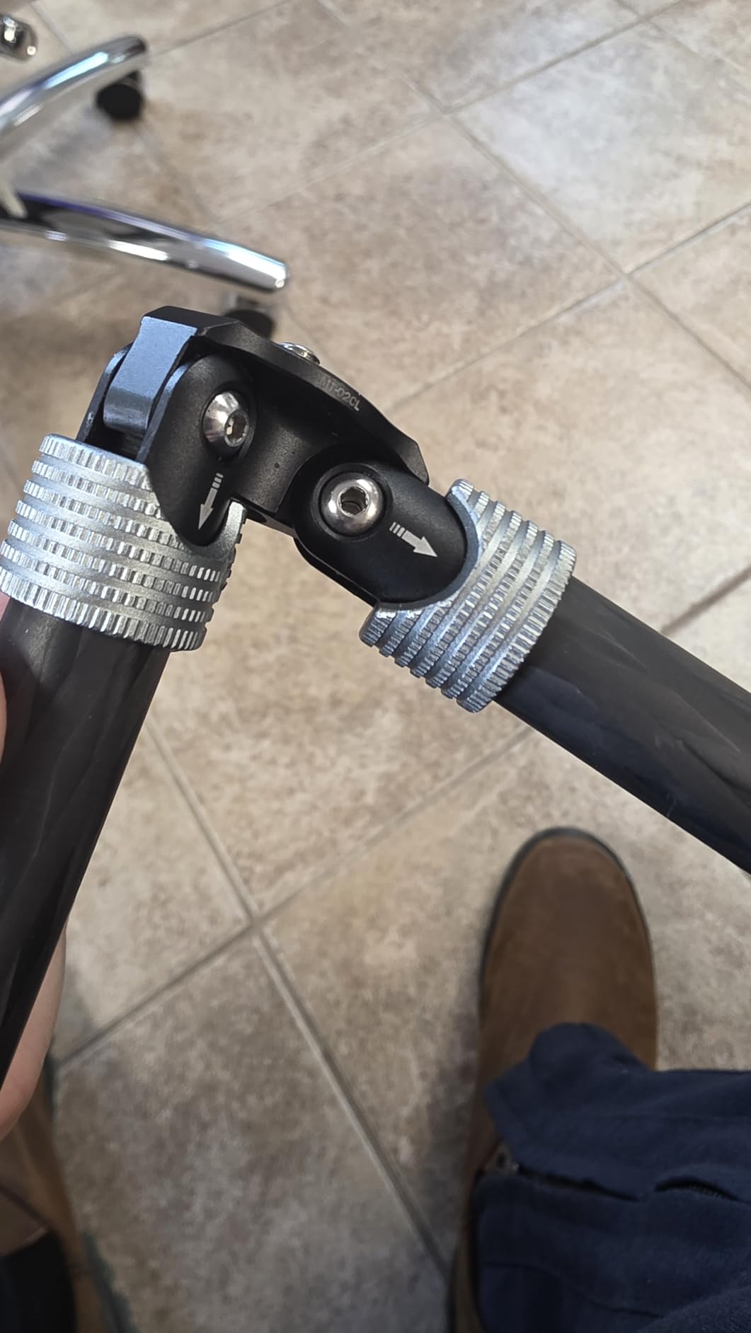 LEOFOTO Carbon Fiber Small Tabletop Travel Tripod, Weight 108g/0.23lb, Maxload 5kg/11lb, Lightweight Tripod Stand, 1/4 LEOFOTO Carbon Fiber Small Tabletop Travel Tripod, Weight 108g/0.23lb, Maxload 5kg/11lb, Lightweight Tripod Stand, 1/4