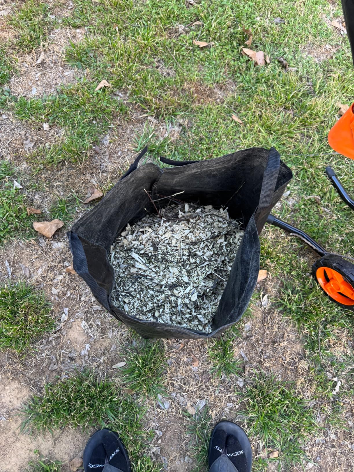 WEN 41119 Electric Wood Chipper and Shredder, 15-Amp, Black - Customer Photo 1