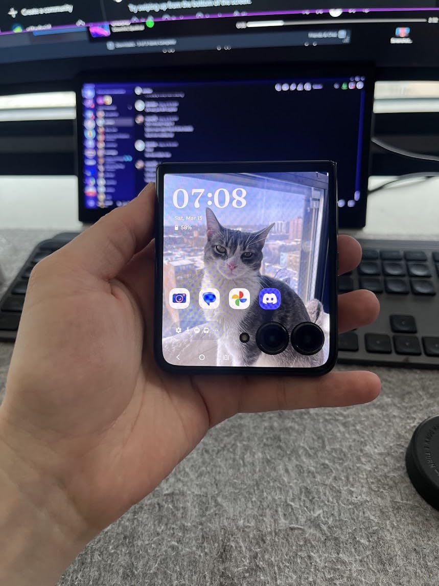 Motorola razr+ | 2024 | Unlocked | Made for US 12/256 | 50MP Camera | Midnight Blue (Renewed) - Customer Photo 4