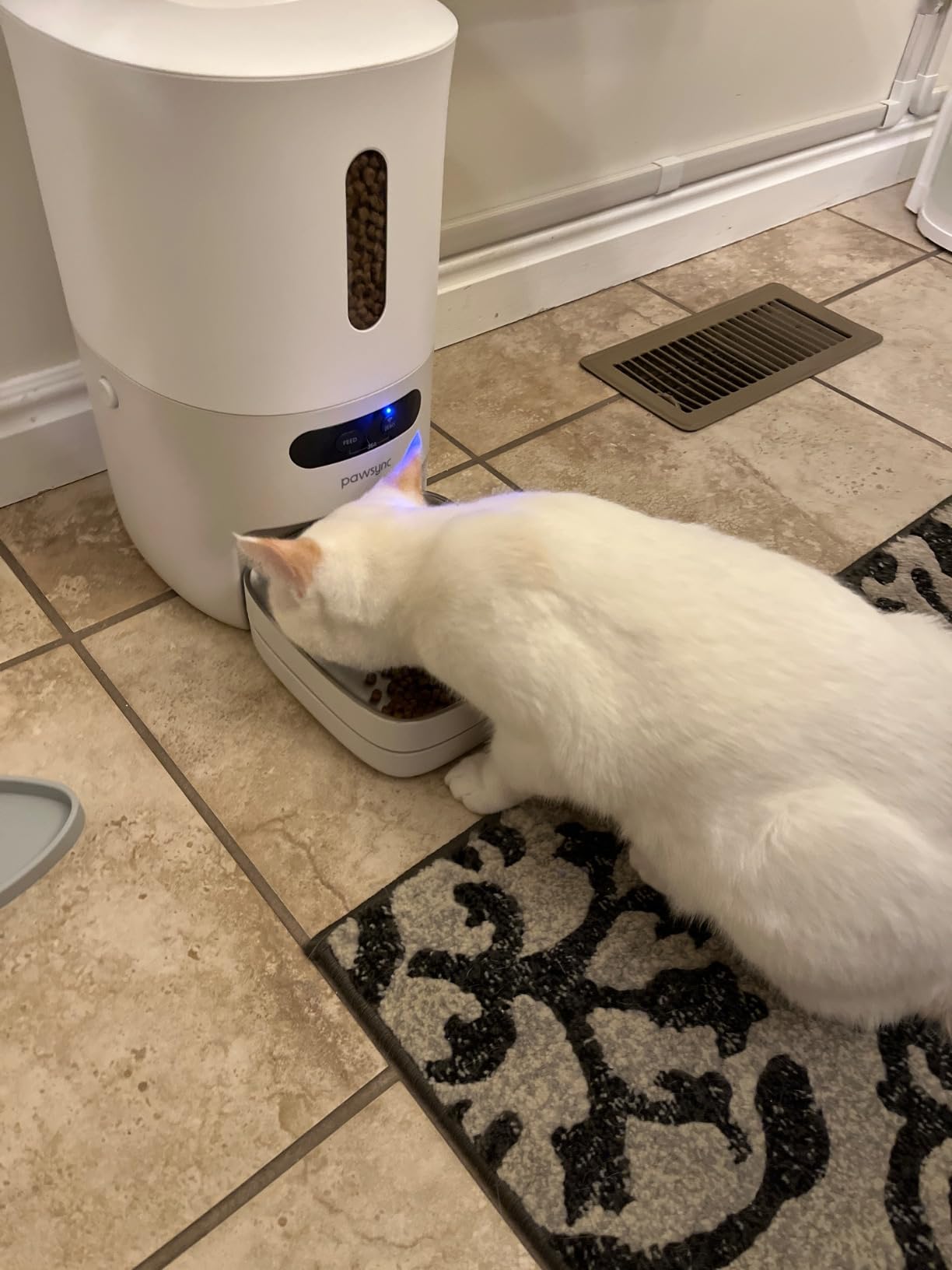 Automatic Cat Feeder, WiFi Smart Scale Tracks Pet's Food Intake, App Control, 3.6L Timed Food Dispenser for Cats and Dogs, Up to 10 Meals Per Day, Stainless Steel Bowl, Dual Power Supply customer photo 2