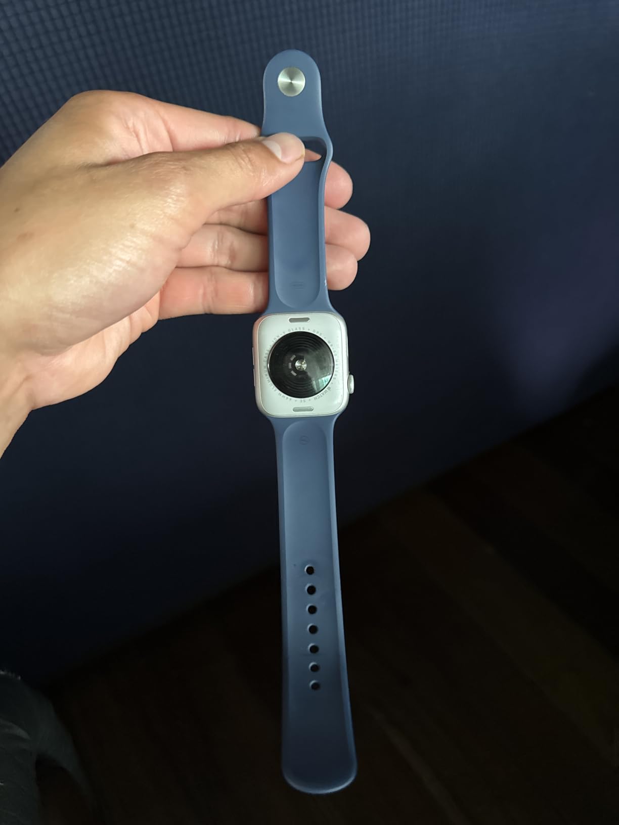 Apple Watch SE (2nd Gen) [GPS 44mm] Smartwatch with Midnight Aluminum Case with Midnight Sport Band M/L. Fitness and Sleep Trackers, Crash Detection, Heart Rate Monitor, Retina Display - Customer Photo 1