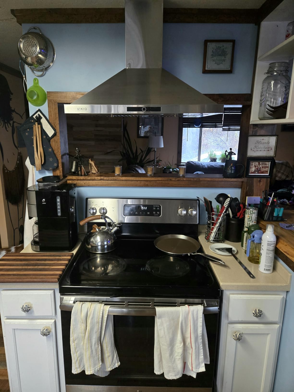 Wall Mount Range Hood 30 inch, 580 CFM, Ducted/Ductless Convertible, Stainless Steel Kitchen Vent Hood with 3-Speed Fan and LED Lights - Customer Photo 1