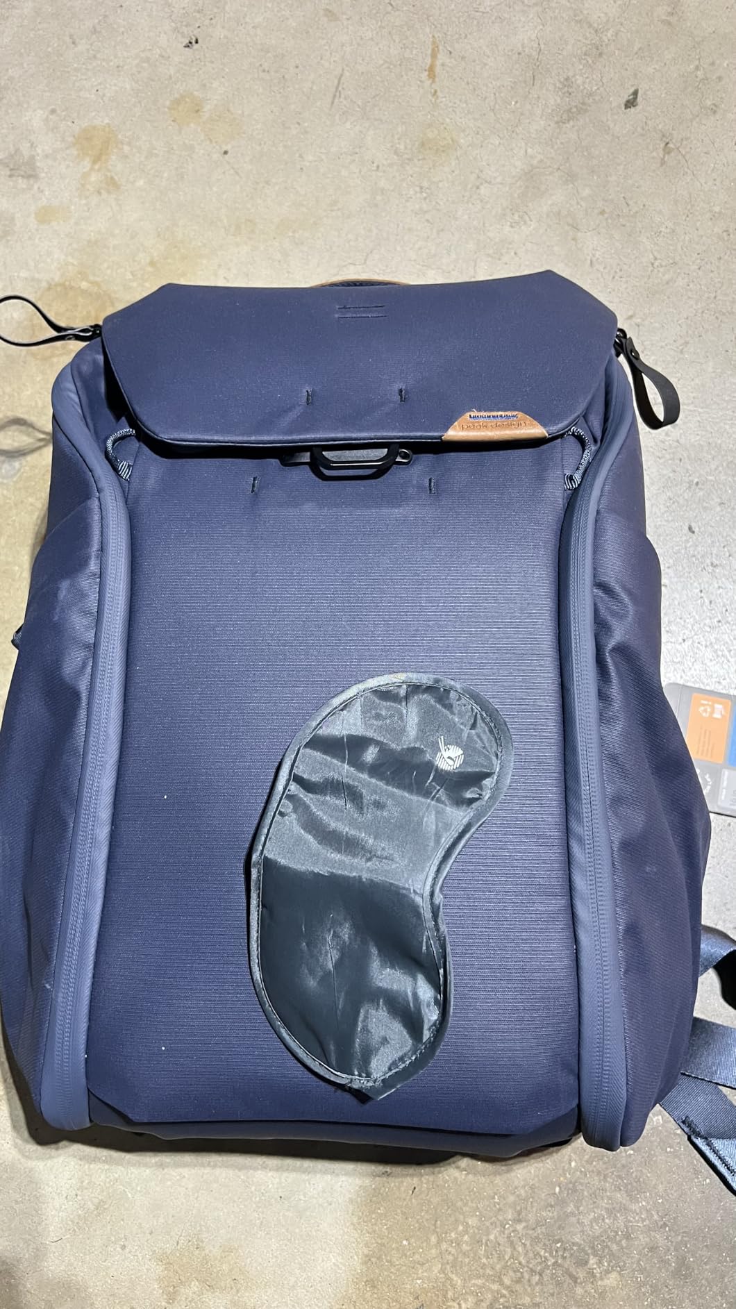 Peak Design Everyday Backpack 30L, Charcoal, MagLatch Top, Dual Side Access, FlexFold Dividers, Fits 15