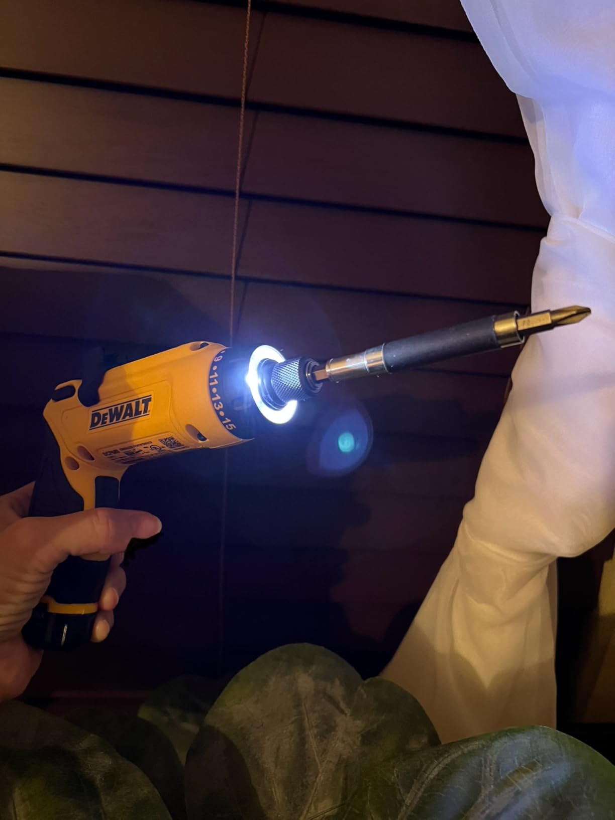 DEWALT Cordless Screwdriver, 4V USB Rechargeable Electric Screwdriver with 12 pcs Screwdriver Bit Set, LED Light, FLEXDRIVE Control, Compact, Ergonomic (DWHT66719) - Customer Photo 1