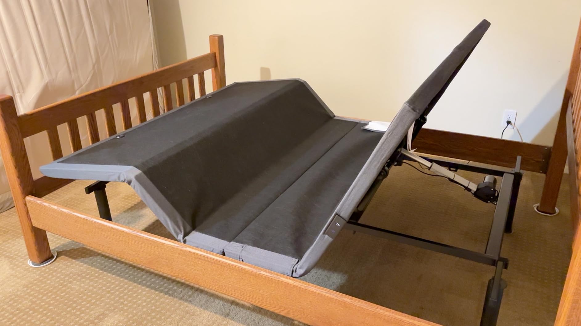 Amada Queen Adjustable Bed Frame with Massage, Head & Foot Incline, Wireless Remote, 4 Built-in USB Ports, LED Night Light, 4 Height-Adjustable Legs, Electric Bed Base, 01B-Q1 - Customer Photo 1