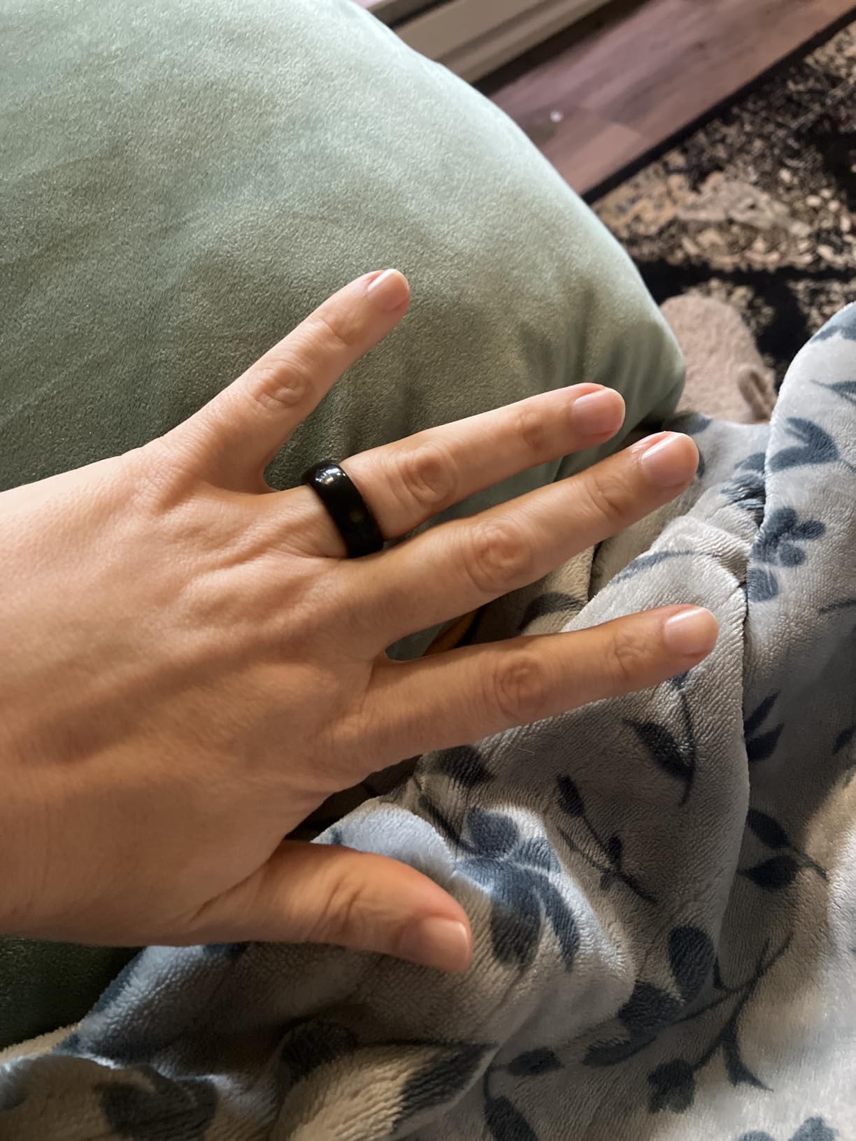 RENPHO Lynx Smart Ring-All Day Sleep & Activity Tracking, Includes Charging Case, Gifts for Men, 7-Day Battery Life, Subscription-Free App for iOS & Android, Size Before You Buy (Silver, Size 8) - Customer Photo 1