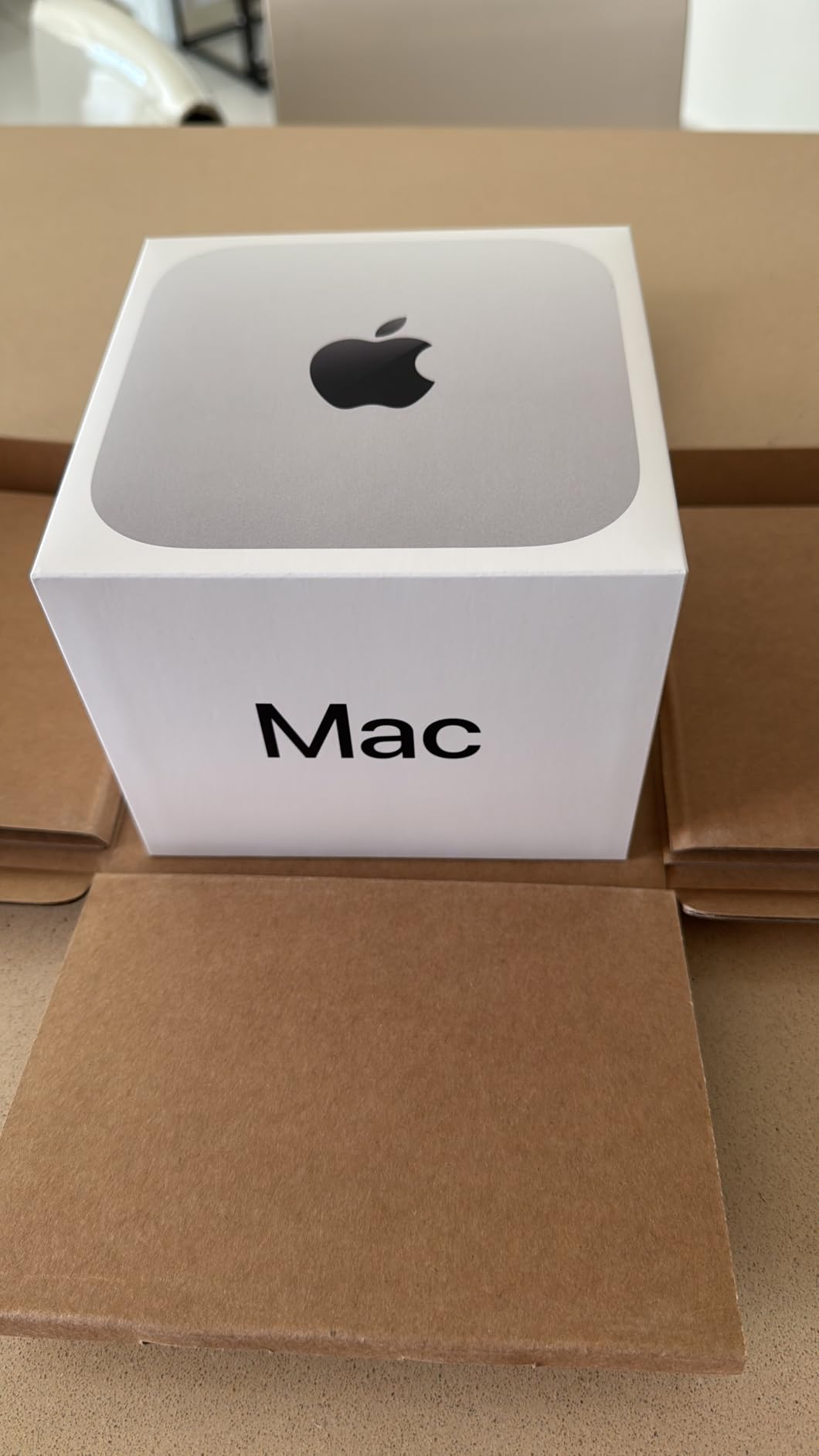 Apple 2024 Mac mini Desktop Computer with M4 chip with 10‑core CPU and 10‑core GPU: Built for Apple Intelligence, 16GB Unified Memory, 256GB SSD Storage, Gigabit Ethernet. Works with iPhone/iPad - Customer Photo 2