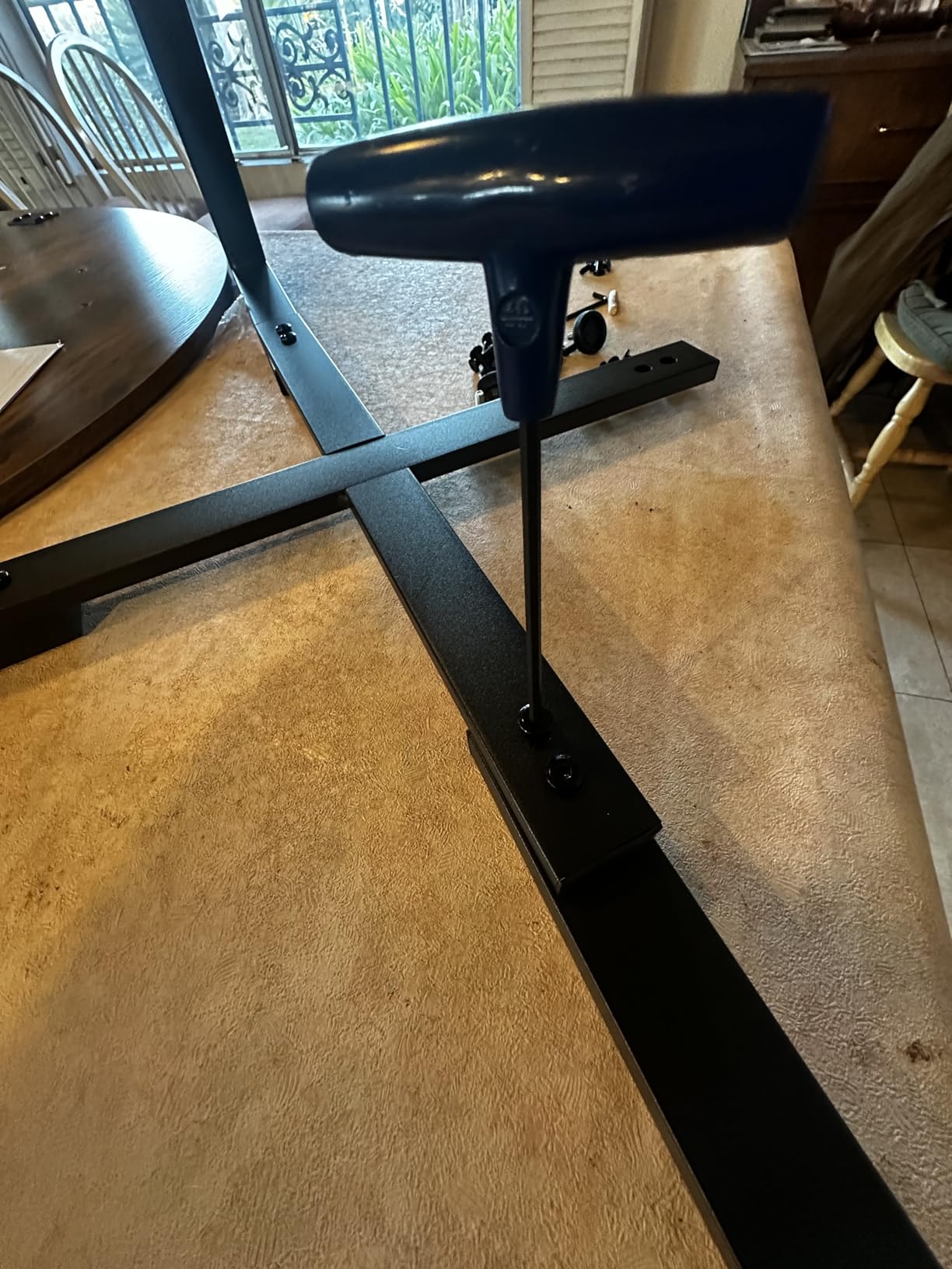 Round Dining Table for 4,Kitchen Dining Room Circle Dinner Pedestal Table,Space Saving Wood Kitchen & Dining Room Furniture (Vintage, 42In) - Customer Photo 1