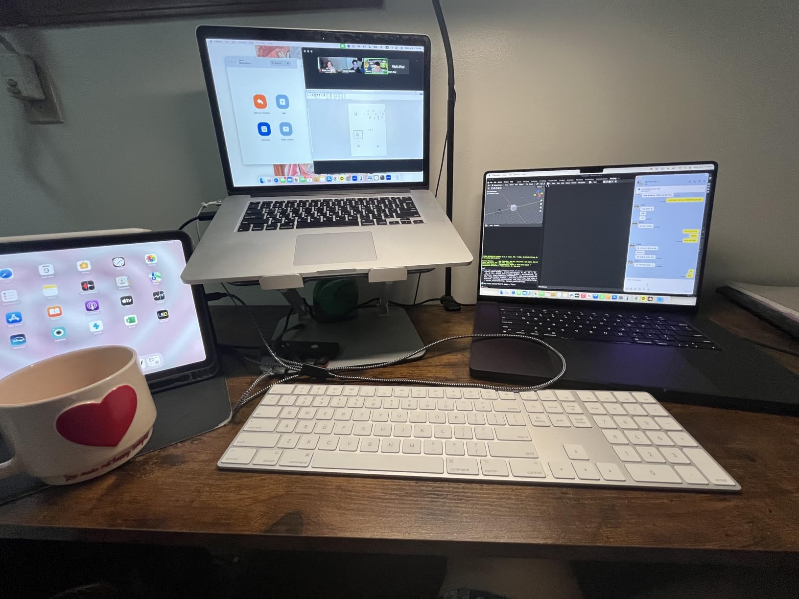 Apple 2024 MacBook Pro Laptop with M4 Max, 14-core CPU, 32-core GPU: Built for Apple Intelligence, 16.2-inch Liquid Retina XDR Display, 36GB Unified Memory, 1TB SSD Storage; Space Black - Customer Photo 2