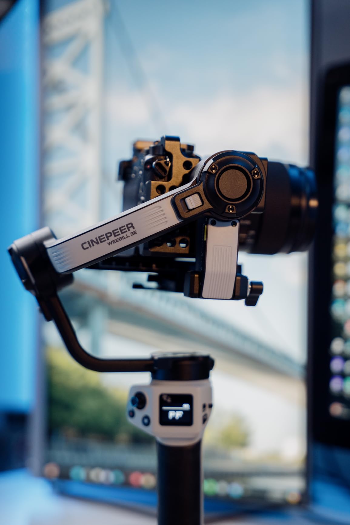 ZHIYUN CINEPEER Crane 4E 3-Axis Camera Gimbal Stabilizer for Canon/Sony/Panasonic/Nikon,Extendable Sling Grip Native Vertical Shooting Handheld Camera Gimbal Customer Review ZHIYUN CINEPEER Crane 4E 3-Axis Camera Gimbal Stabilizer for Canon/Sony/Panasonic/Nikon,Extendable Sling Grip Native Vertical Shooting Handheld Camera Gimbal - Customer Photo 5