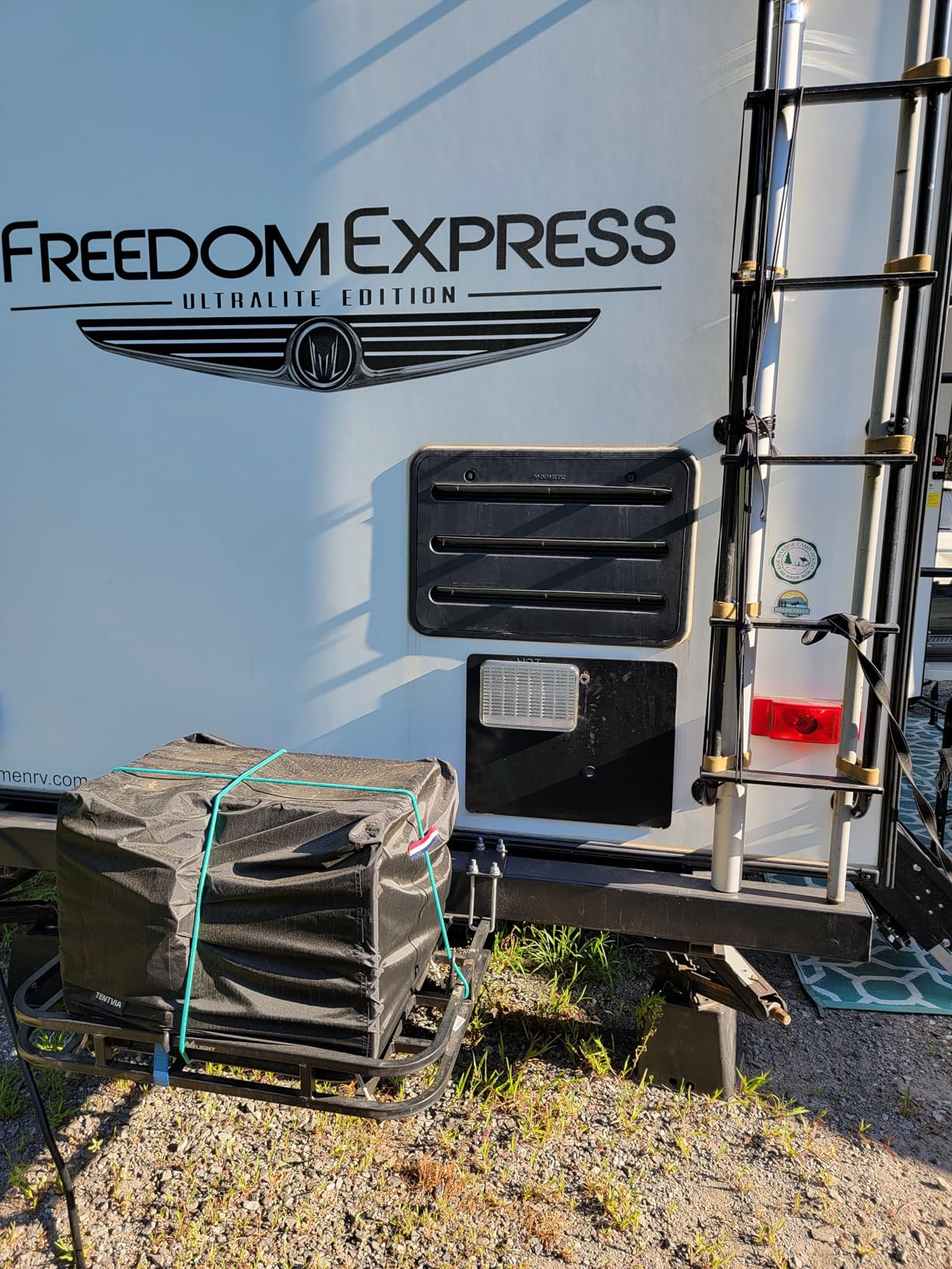 TENTVIA Outdoor Generator Cover 32x24x24 Inches,600D Heavy-Duty Oxford Fabric,Dustproof and Waterproof Protection for Generators, Suitable for Most 5000-10000W Generators.Black Customer Review TENTVIA Outdoor Generator Cover 32x24x24 Inches,600D Heavy-Duty Oxford Fabric,Dustproof and Waterproof Protection for Generators, Suitable for Most 5000-10000W Generators.Black - Customer Photo 1