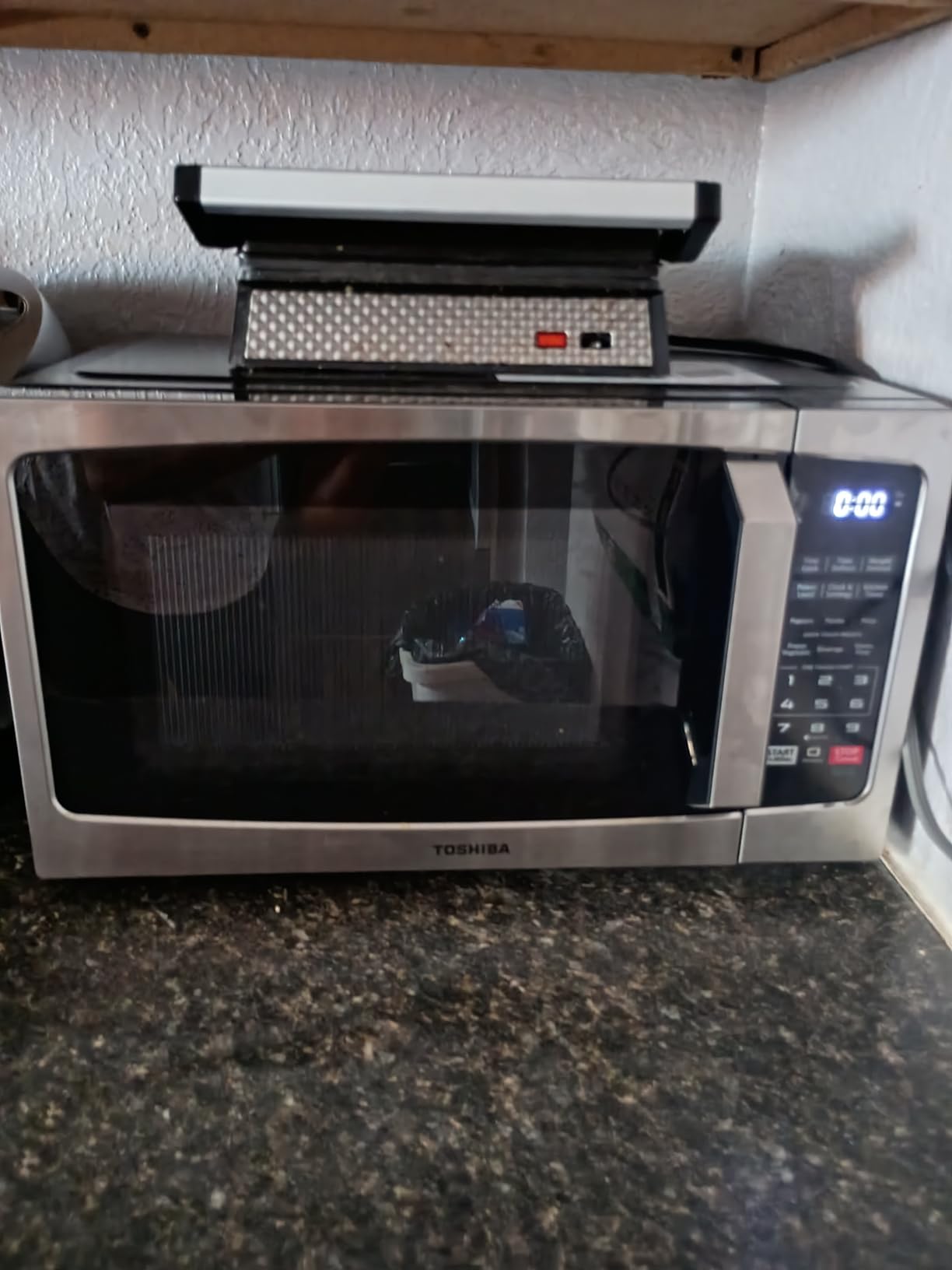 TOSHIBA ML-EM09PA(BS) Small Microwave Oven with 6 Auto Menus, Mute Function & Child Lock, LED Lighting, Perfect for Apartment, 0.9 Cu Ft, 10.6 Inch Removable Turntable, 900W, Black Stainless Steel Customer Review TOSHIBA ML-EM09PA(BS) Small Microwave Oven with 6 Auto Menus, Mute Function & Child Lock, LED Lighting, Perfect for Apartment, 0.9 Cu Ft, 10.6 Inch Removable Turntable, 900W, Black Stainless Steel - Customer Photo 2