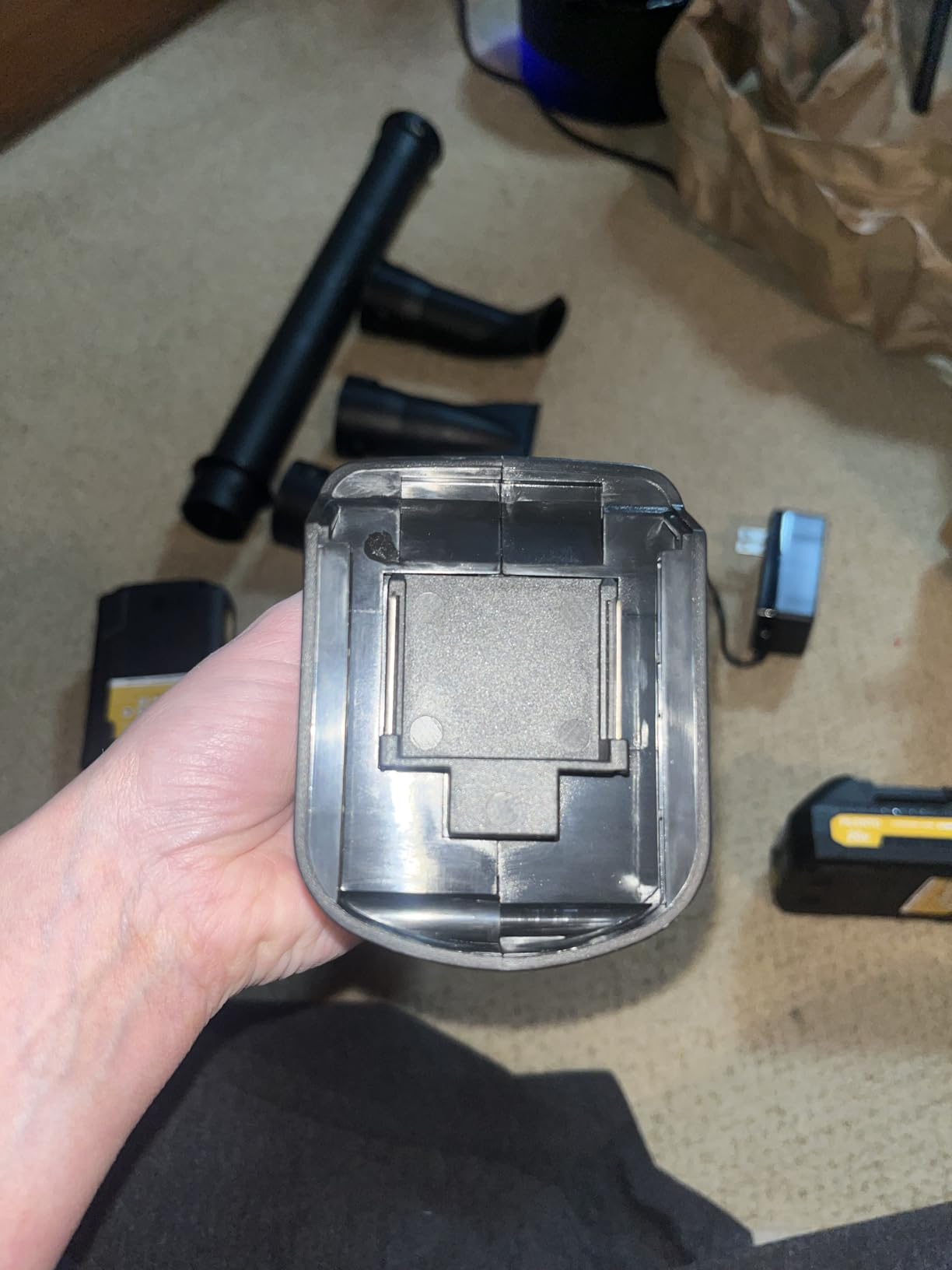 Leaf Blower Cordless with 2 x 4.0Ah Battery Operated and Fast Charger, 650CFM 280MPH Electric Leaf Blower, 3 Speed Mode, 20V Powered Handheld Blowers for Lawn Care, Blowing Leaves, Small Gravel, Green - Customer Photo 1