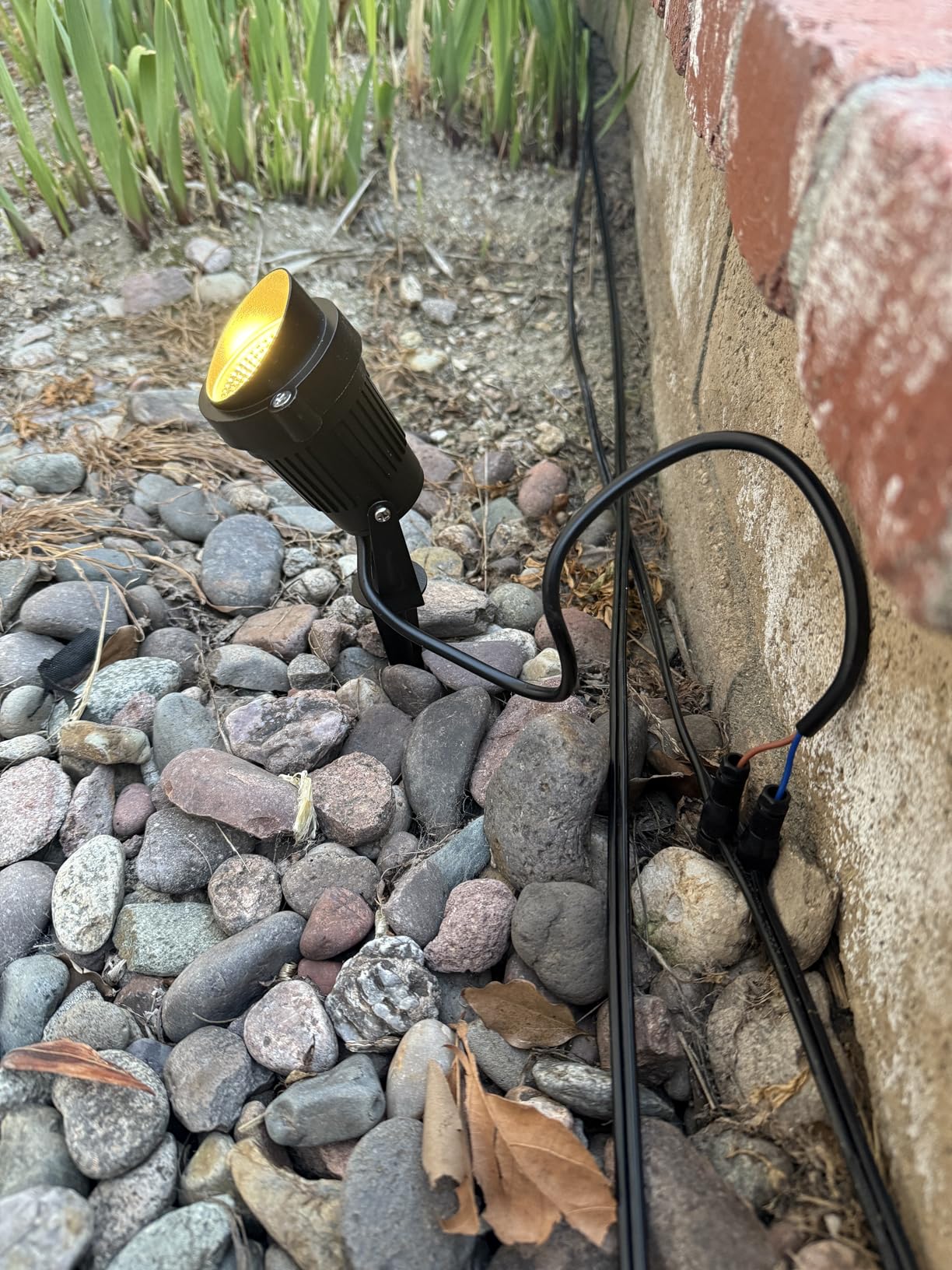 ZUCKEO All-in-One Low Voltage Landscape Lighting Kit, 5W LED Landscape Lights with Transformer, 120FT Wire and Connectors, Waterproof Outdoor Spotlight for Yard Garden House, 3000K 12V-24V, 12Pack - Customer Photo 1