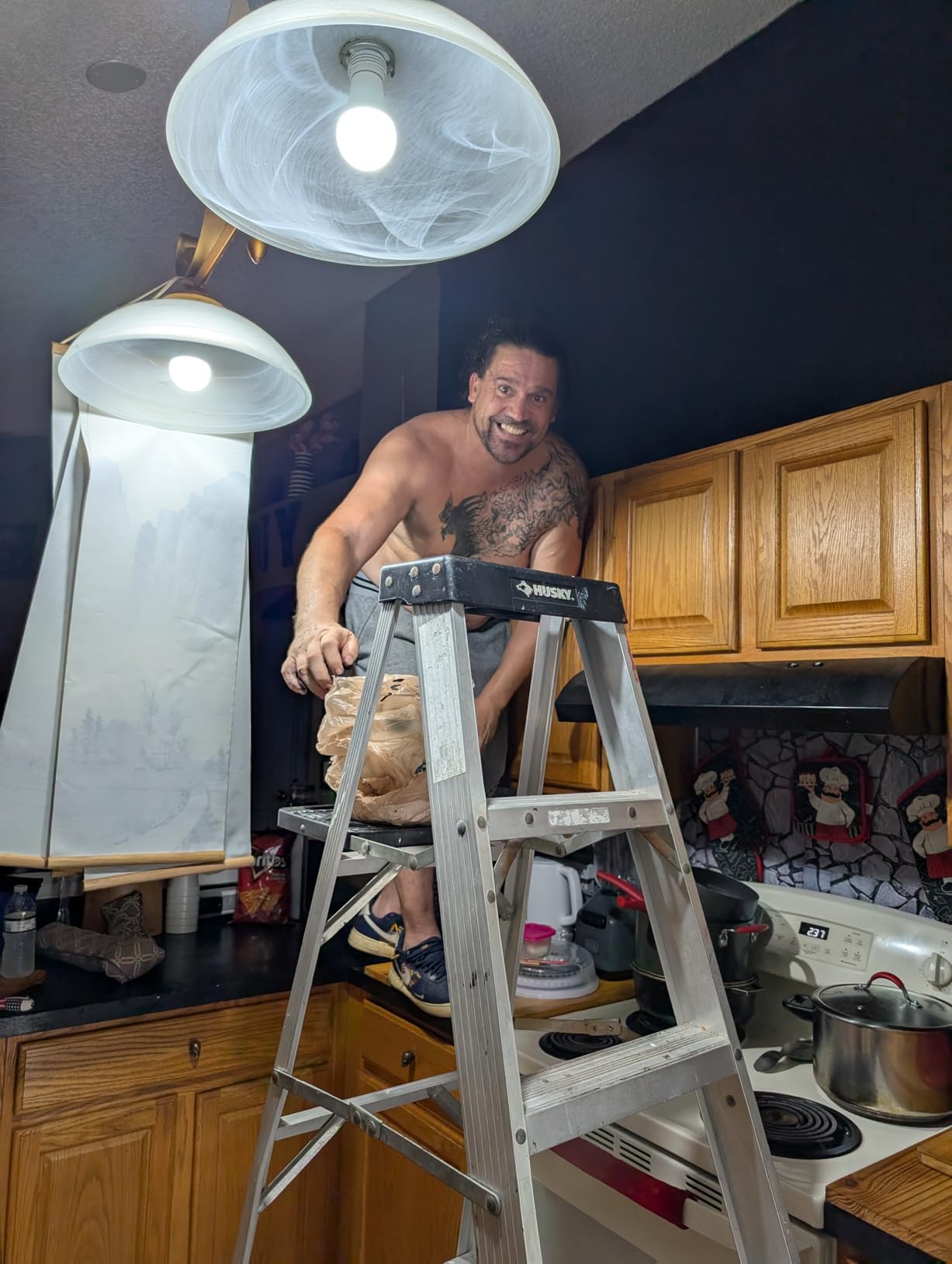 Kompozit ONE Ultra Cover Interior/Exterior White 100% Acrylic Paint & Primer for walls 1 Gallon, Flat. High Durability and Scratch-Resistant Paint. Made in USA. Low VOC. - Customer Photo 2