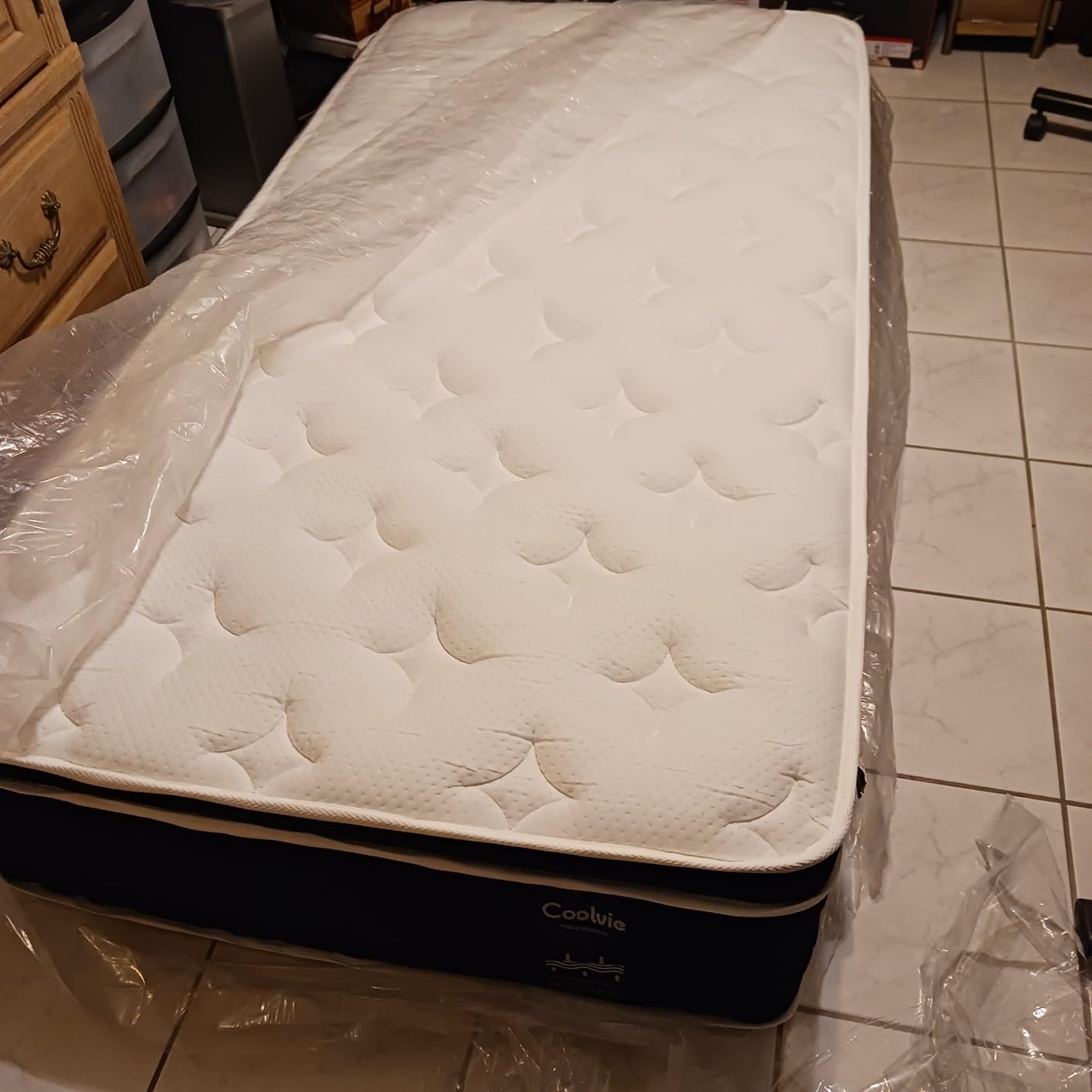 Coolvie 14 Inch California King Mattress, Hybrid Cal King Mattresses in a Box, Medium Firm Feel, 4 Layer Premium Foam with Pocket Springs with Fiberglass Free, Best Mattress in a Box - Customer Photo 2