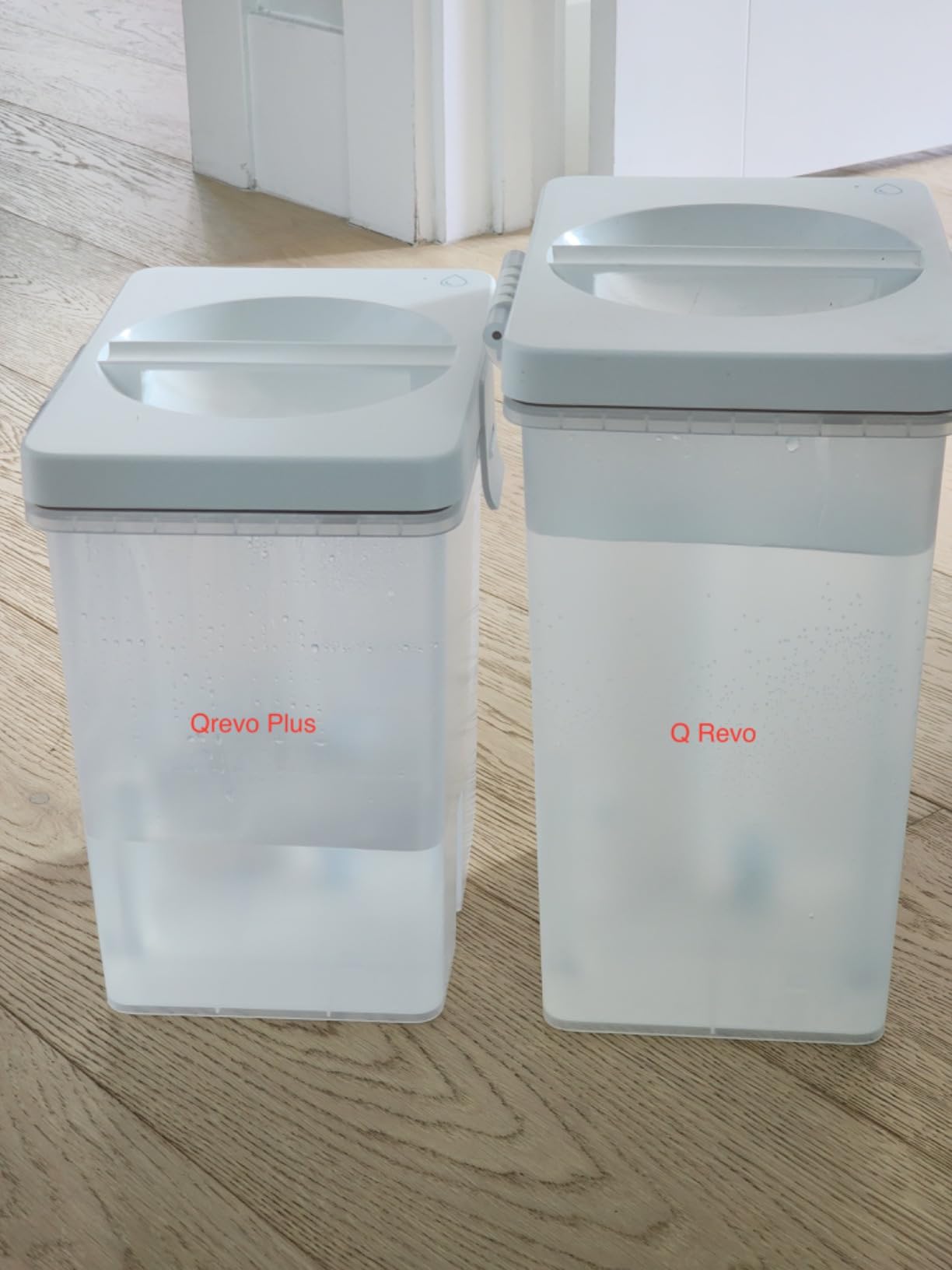 roborock QV 35S Robot Vacuum and Mop, All-in-one Vacuum Cleaner, 10,000Pa Powerful Suction, Self Emptying & Refilling, Self Mop Washing & Air Drying, Anti-Tangle Brushes for Home, Pet Hairs, Black - Customer Photo 4