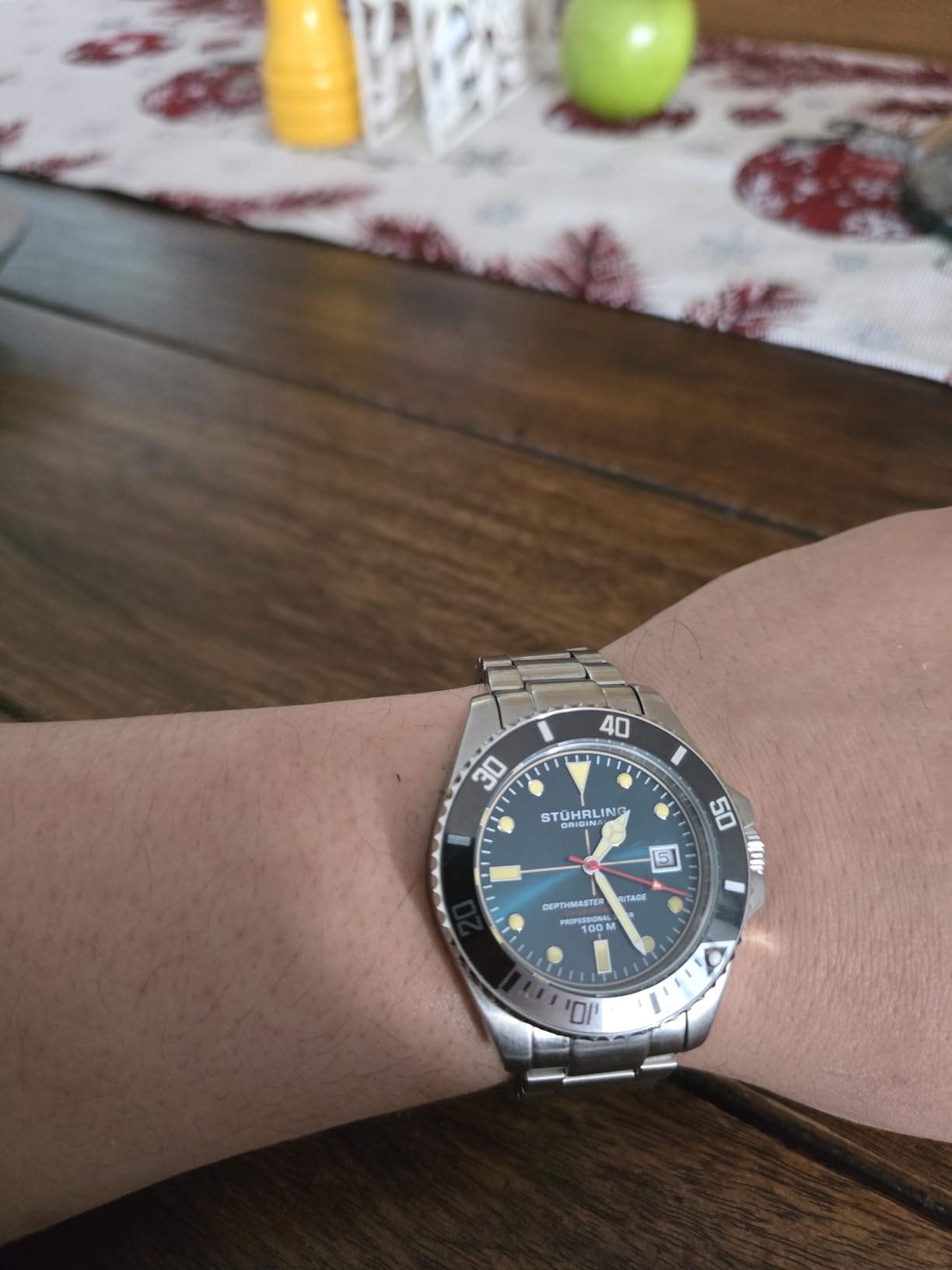 Stuhrling Original Depthmaster Heritage Diver Swiss Quartz Watch, 42mm, Teal Dial, Stainless Steel, 100M Water Resistant Customer Review Stuhrling Original Depthmaster Heritage Diver Swiss Quartz Watch, 42mm, Teal Dial, Stainless Steel, 100M Water Resistant - Customer Photo 1