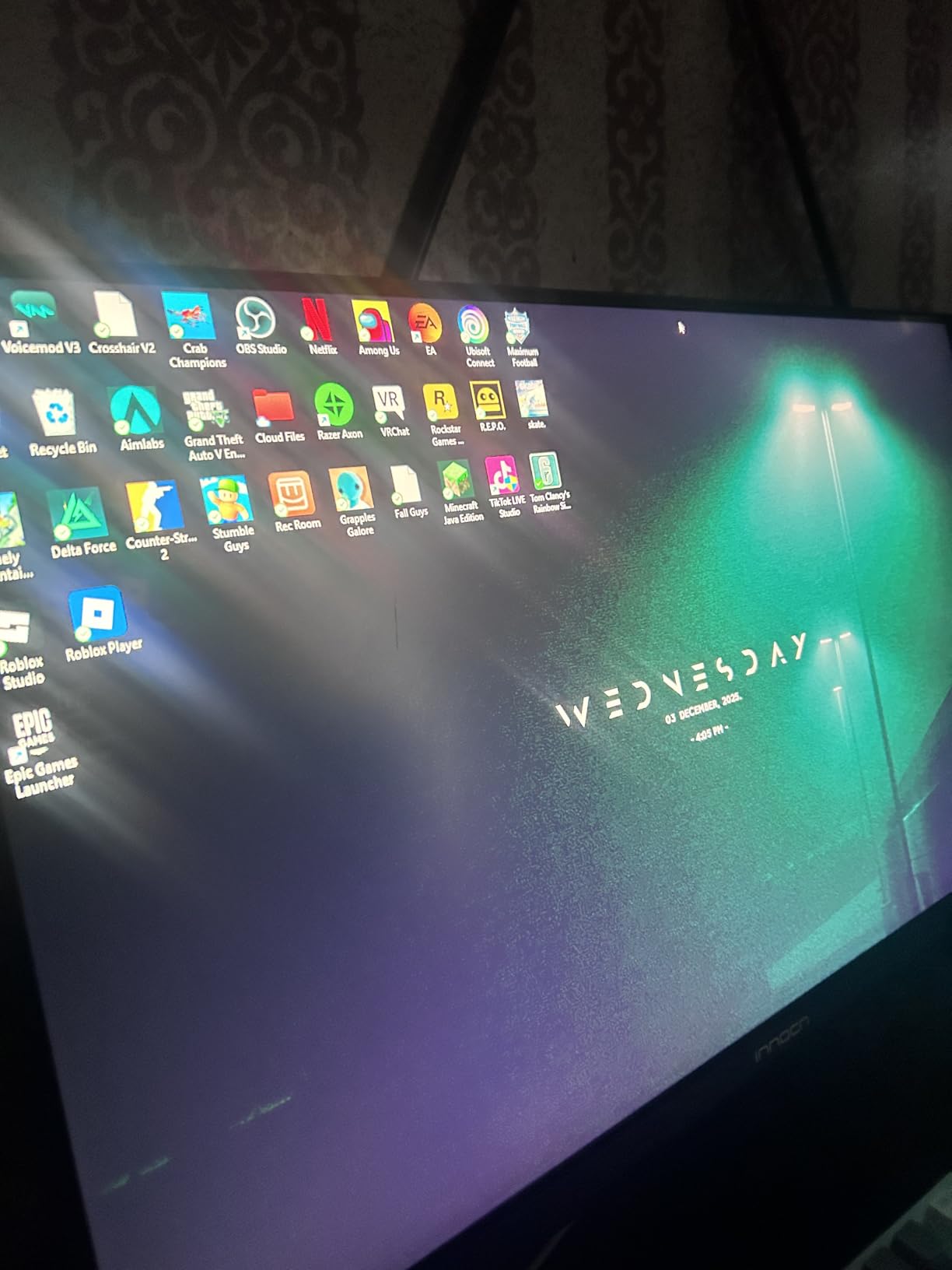 INNOCN 24.5 Inch Gaming Monitor 1440P 240Hz QHD 2K PC Desktop Gaming Screen Fast IPS HDMI 2.1 Display, DisplayPort, Built-in Speaker, 25G2S - Customer Photo 1