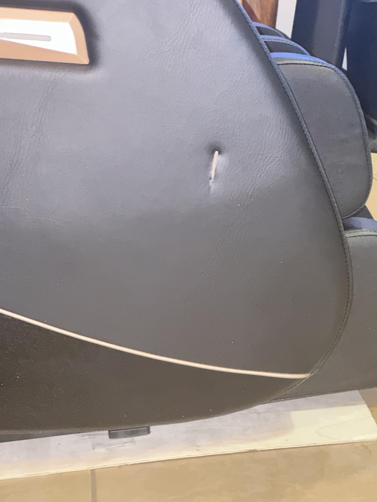 2026 Massage Chair Full Body, Zero Gravity SL-Track Shiatsu Massage Recliner Chair with Body Scan, 6 Fix Point Rollers,Airbags,Deep Yoga Stretch, Heating Function, Black - Customer Photo 2