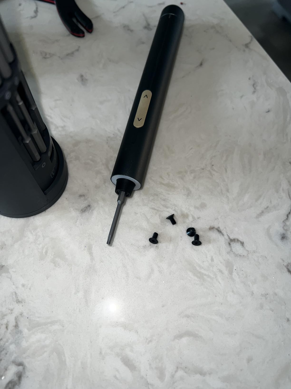 Fanttik E2 Ultra Mini Electric Screwdriver, Cordless Screwdriver, Max 0.6N.m, 50 Magnetic Bits, 5/32'' Hex, Magnetic Storage, Repair Tool for Electronics, Camera, Laptop, and PC Build (Grey) - Customer Photo 1