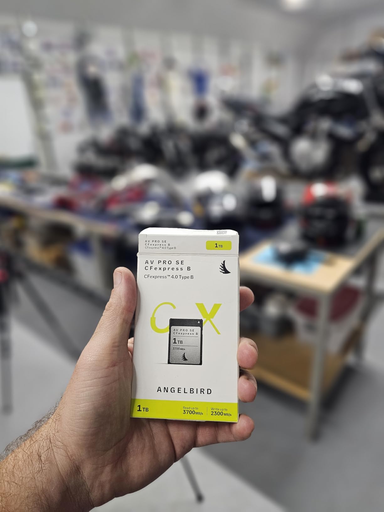 Angelbird AV PRO SE CFexpress B v4 1 TB - CFexpress 4.0 Type B Memory Card - Largest Capacity and Ultra High-Speed - up to 12 K+ RAW Video and Photo Customer Review Angelbird AV PRO SE CFexpress B v4 1 TB - CFexpress 4.0 Type B Memory Card - Largest Capacity and Ultra High-Speed - up to 12 K+ RAW Video and Photo - Customer Photo 1