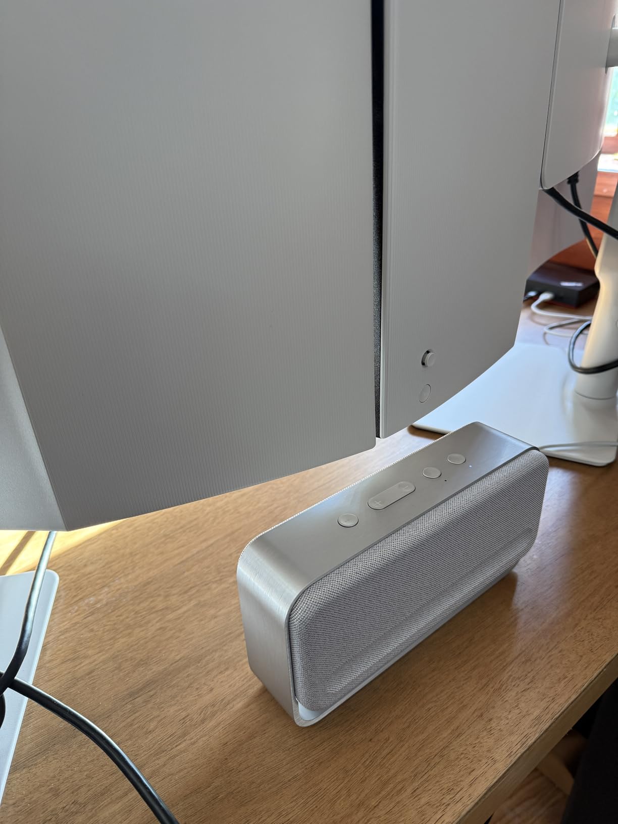 Bose SoundLink Home Speaker, Premium, Portable and Wireless Bluetooth Bookshelf Speaker, Up to 9 Hours Battery Life, Cool Grey - Customer Photo 1