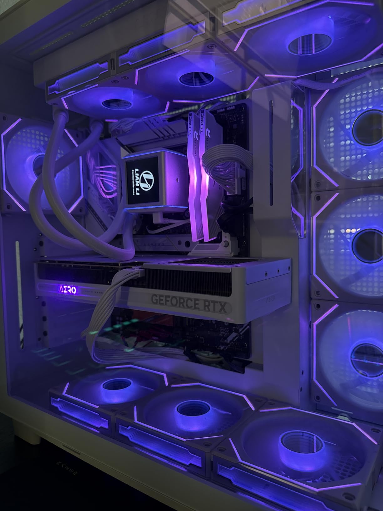 GIGABYTE GeForce RTX 5080 AERO OC SFF 16G Graphics Card, WINDFORCE Cooling System, 16GB 256-bit GDDR7, GV-N5080AERO OC-16GD Video Card - Customer Photo 1