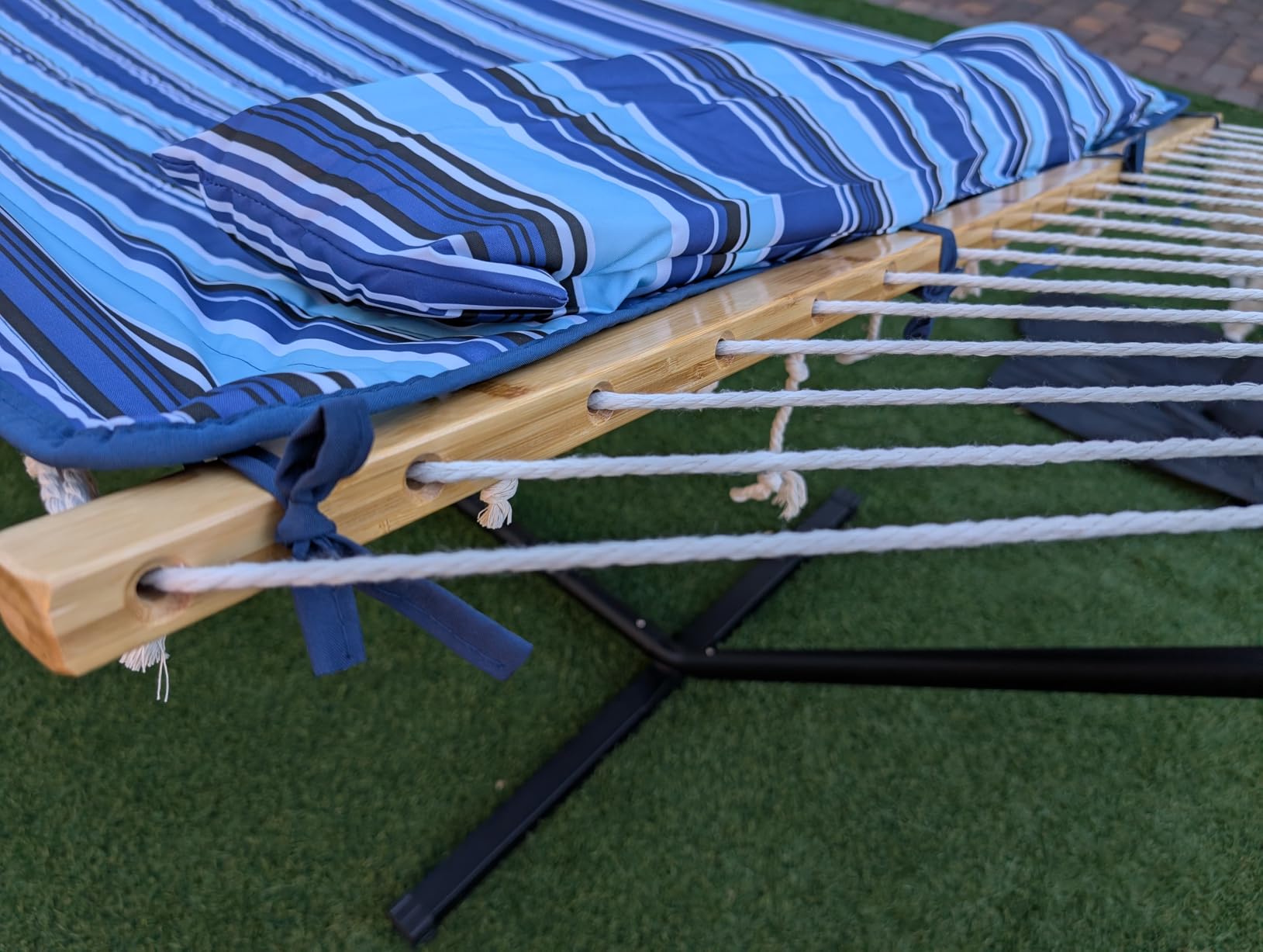 2 Person Outdoor Hammock with Stand, Cotton Rope Hammock with Polyester Pad, Adjustable Steel Frame, Portable with Carrying Bag – for Patio, Backyard, Garden, Beach, White-Gray Customer Review 2 Person Outdoor Hammock with Stand, Cotton Rope Hammock with Polyester Pad, Adjustable Steel Frame, Portable with Carrying Bag – for Patio, Backyard, Garden, Beach, White-Gray - Customer Photo 1