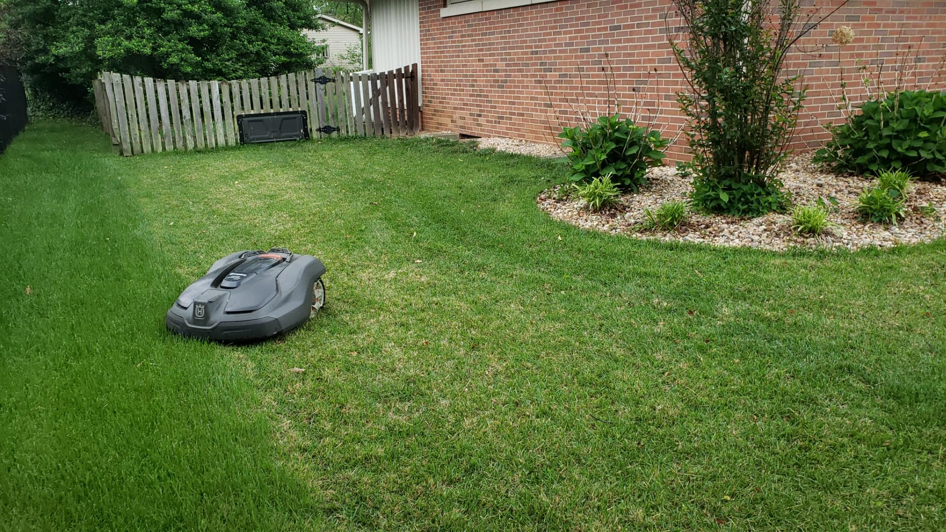 Husqvarna 410iQ Automower Robotic Mower, 0.5 Acre Mowing Capacity, Wire Free Robot Lawn Mower with Charging Station, RS1 EPOS Reference Station and Replacement Blades, 970727401 - Customer Photo 1