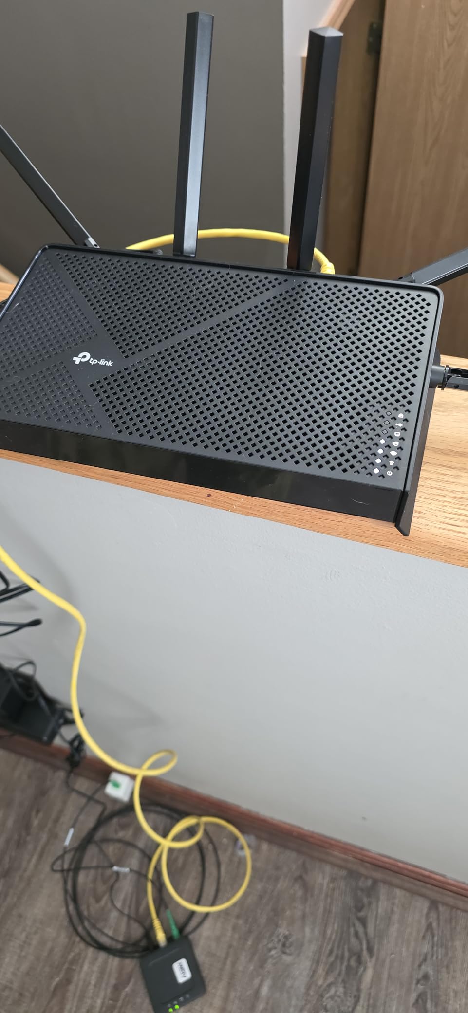 TP-Link Archer BE6500 Dual-Band Wi-Fi 7 Router (Archer BE400) | Dual 2.5 Gbps Ports USB 3.0 | Covers up to 2,400 Sq. ft and 90 Devices | Quad-core CPU| HomeShield, Private IoT, Free Expert Support - Customer Photo 1