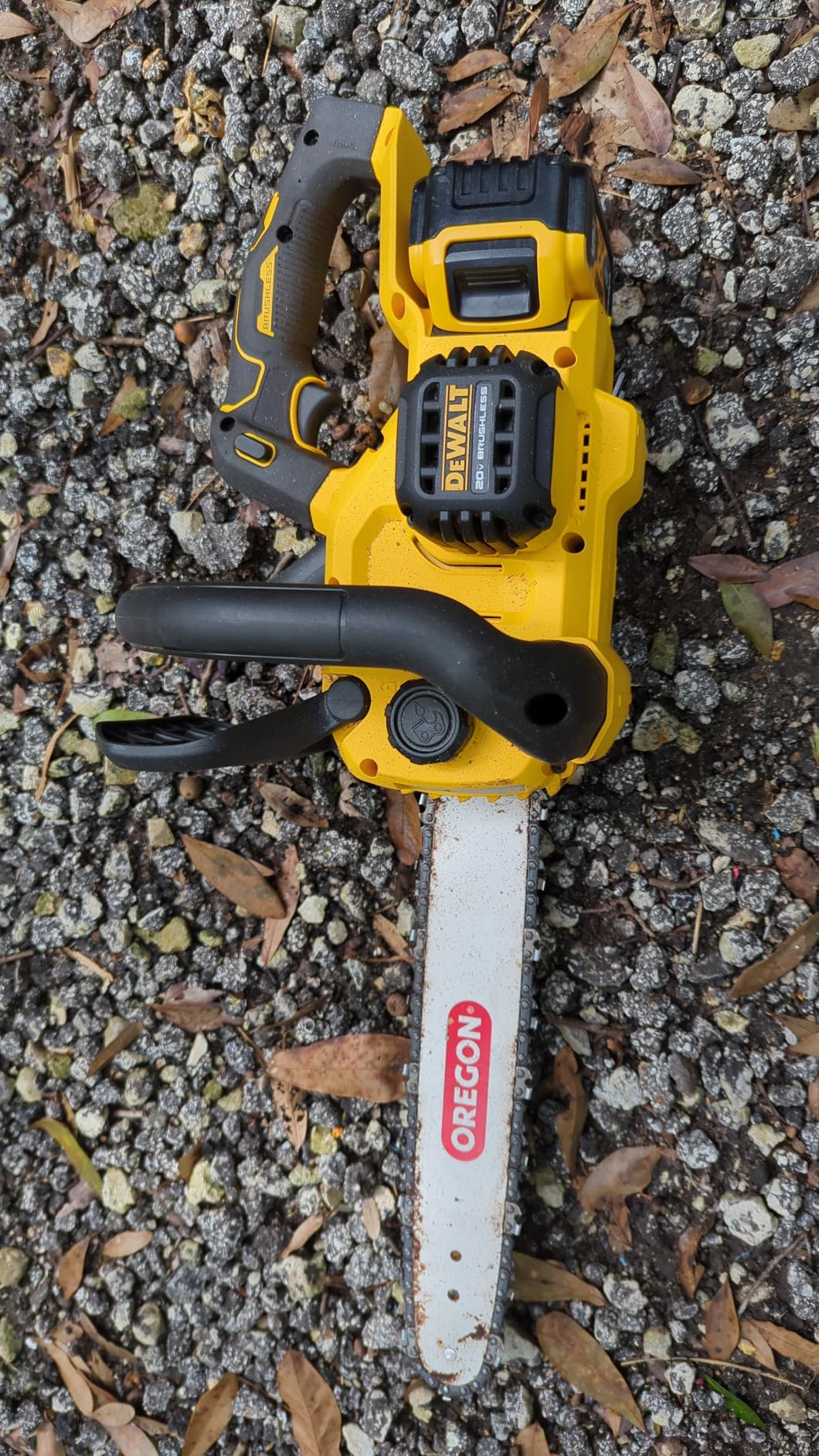 DEWALT 20V MAX 12 in. Cordless Chainsaw, Bare Tool Only (DCCS621B) - Customer Photo 1