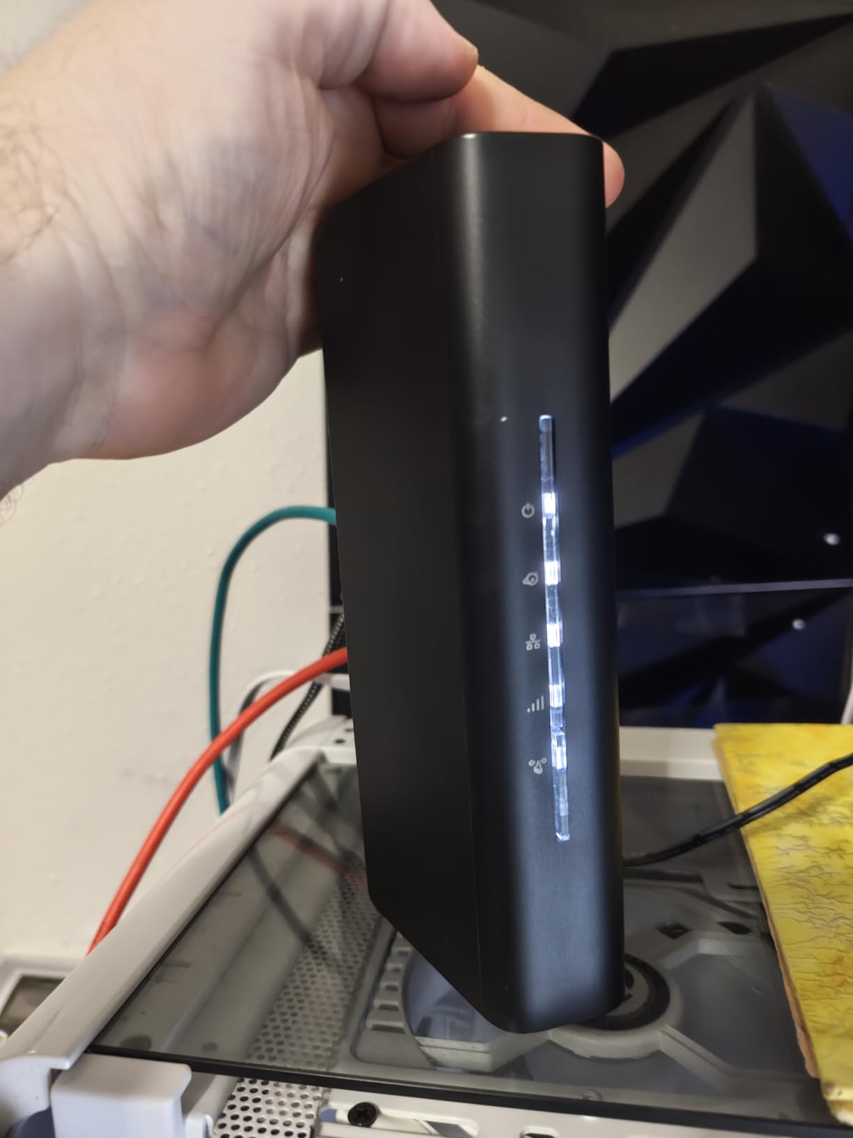 NETGEAR Nighthawk Dual-Band WiFi 7 Router (RS90) – Router Only, BE3600 Wireless Speed (up to 3.6 Gbps) - Covers up to 2,000 sq. ft., 50 Devices – 2.5 Gig Internet Port - Free Expert Help - Customer Photo 1