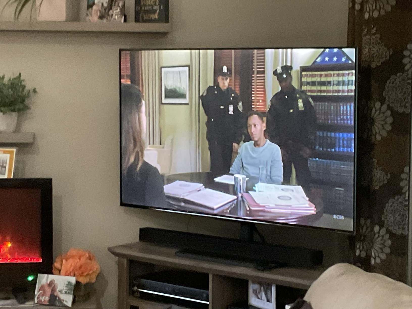 INSIGNIA 75-inch Class QF Series LED 4K UHD QLED Smart Fire TV with Alexa Voice Remote (NS75-UQFL26) - Customer Photo 2