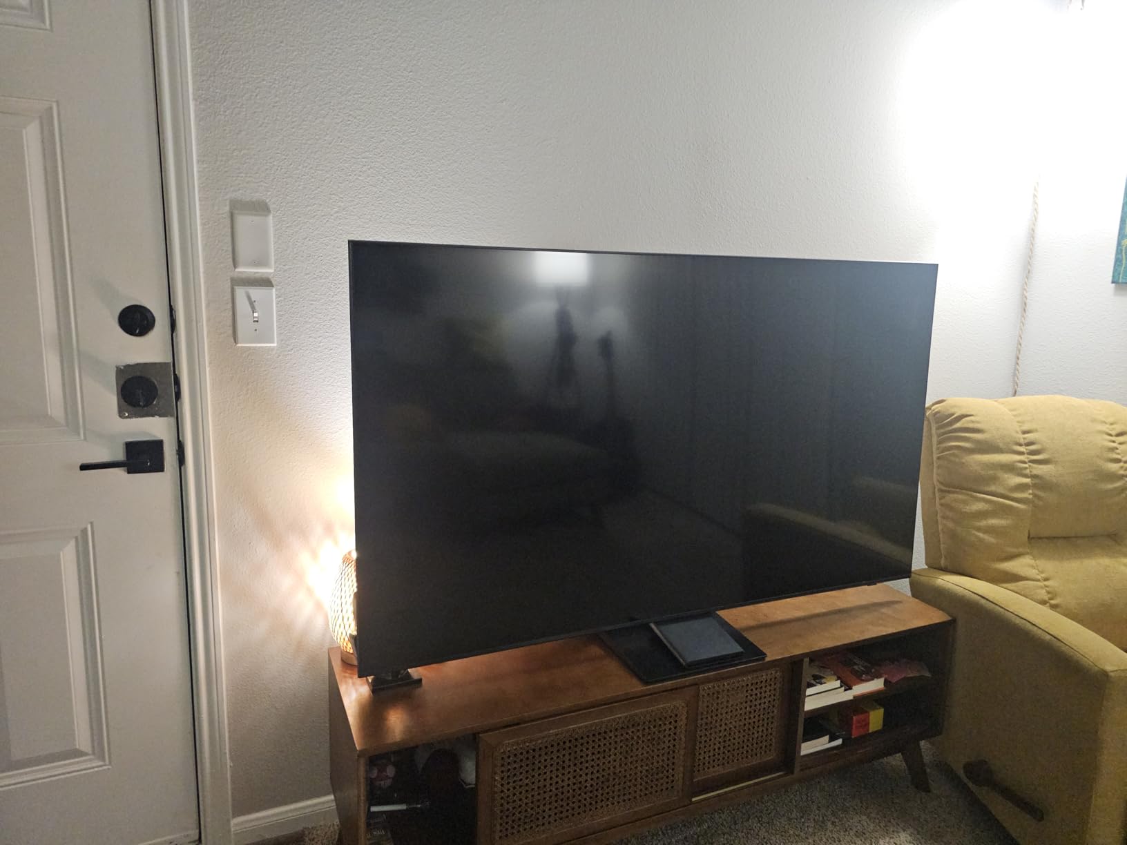 Samsung 65-Inch Class Neo QLED QN70F 4K Mini LED Smart TV (2025 Model) NQ4 AI Gen2 Processor, Quantum Matrix Technology Slim, Motion Xcelerator 144Hz, Samsung Vision AI, Alexa Built-in - Customer Photo 1