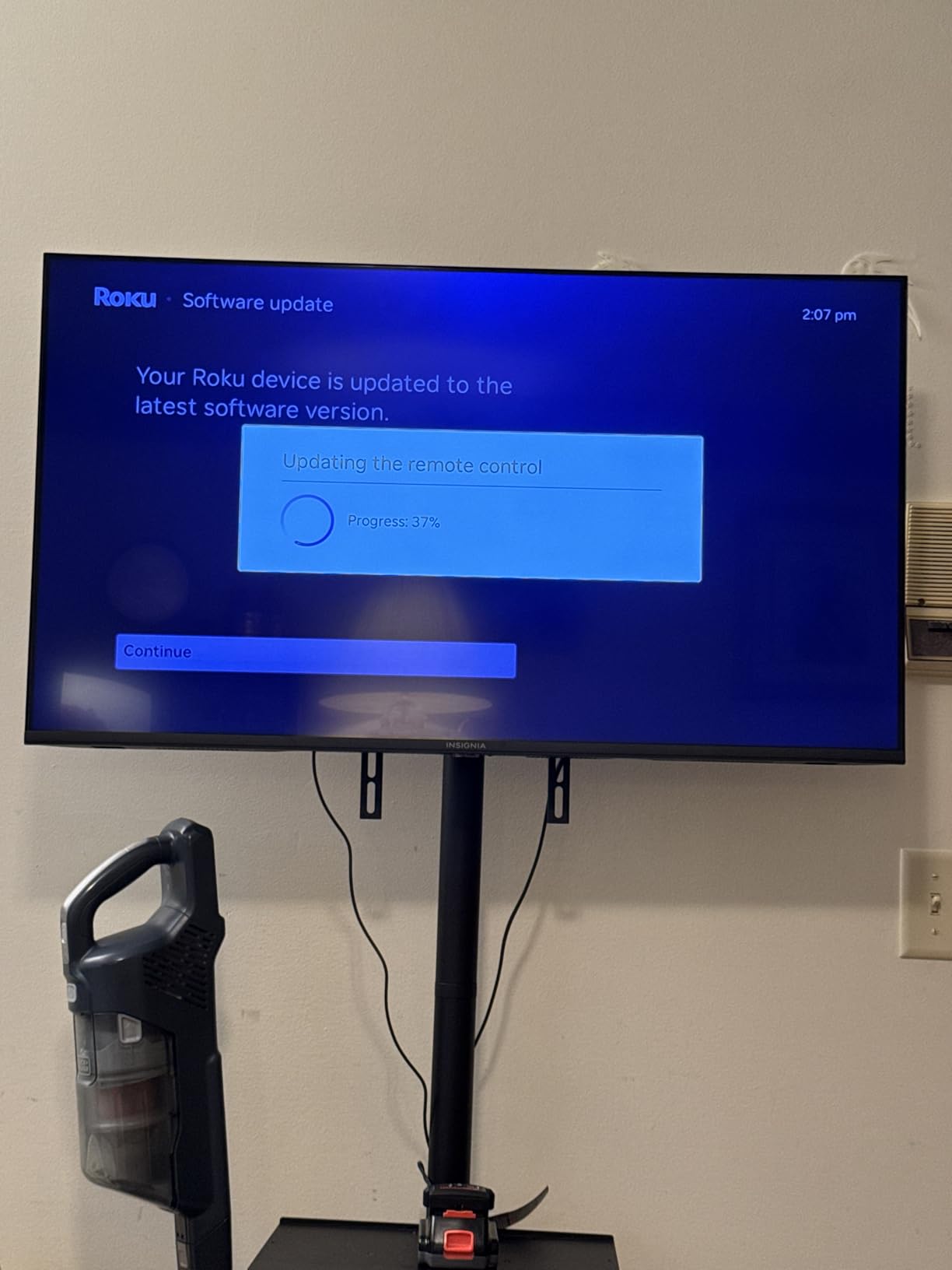 Roku Streaming Stick Plus 2025 - 4K & HDR Roku Streaming Device for TV with Voice Remote - Free & Live TV - Customer Photo 2