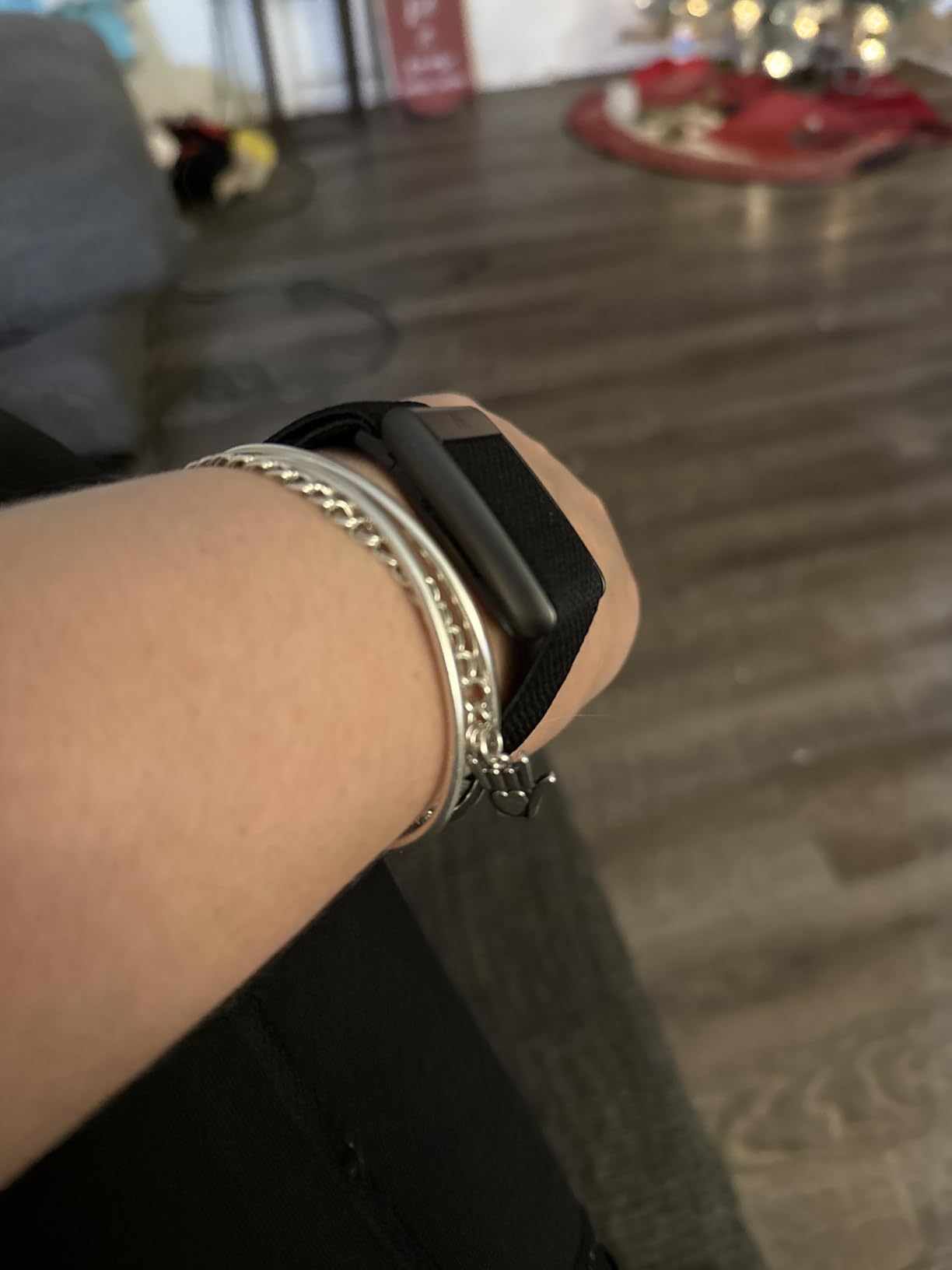 WHOOP 5.0/MG Activity Tracker - 12 Month Membership - Health and Fitness Wearable - 24/7 Activity and Sleep Tracker, Personalized Coaching, Menstrual Cycle Insights - 14+ Days Battery Life - Customer Photo 1