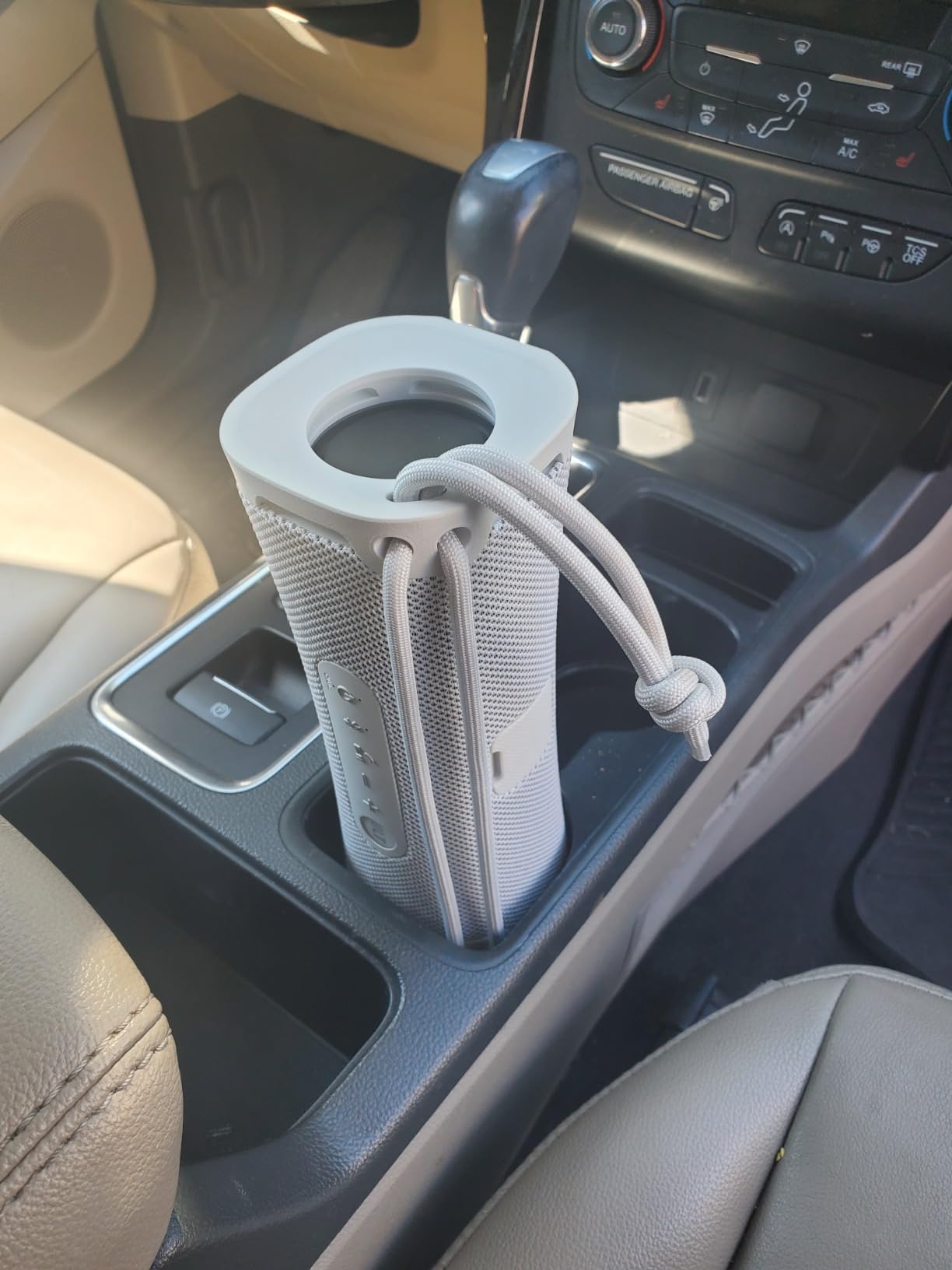 Sony ULT Field 5 Wireless Portable Bluetooth Speaker, IP67 Waterproof, Dustproof, and Rustproof with Enhanced Bass, 25 Hour Battery, 360° Party Light, and Shoulder Strap (SRSULT50B), Black - Customer Photo 2